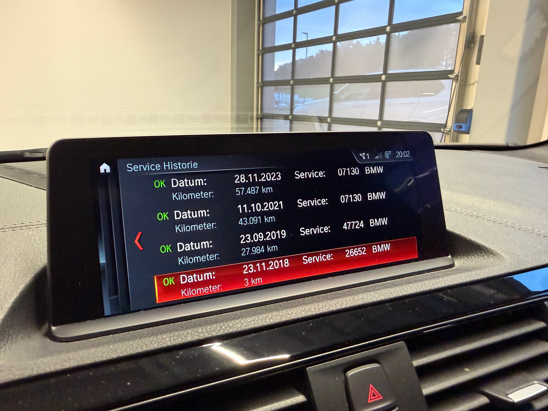 BMW 118i *CH-Auto*Gratis Service*Garantie*Edition Sport Line Shadow*-image-18