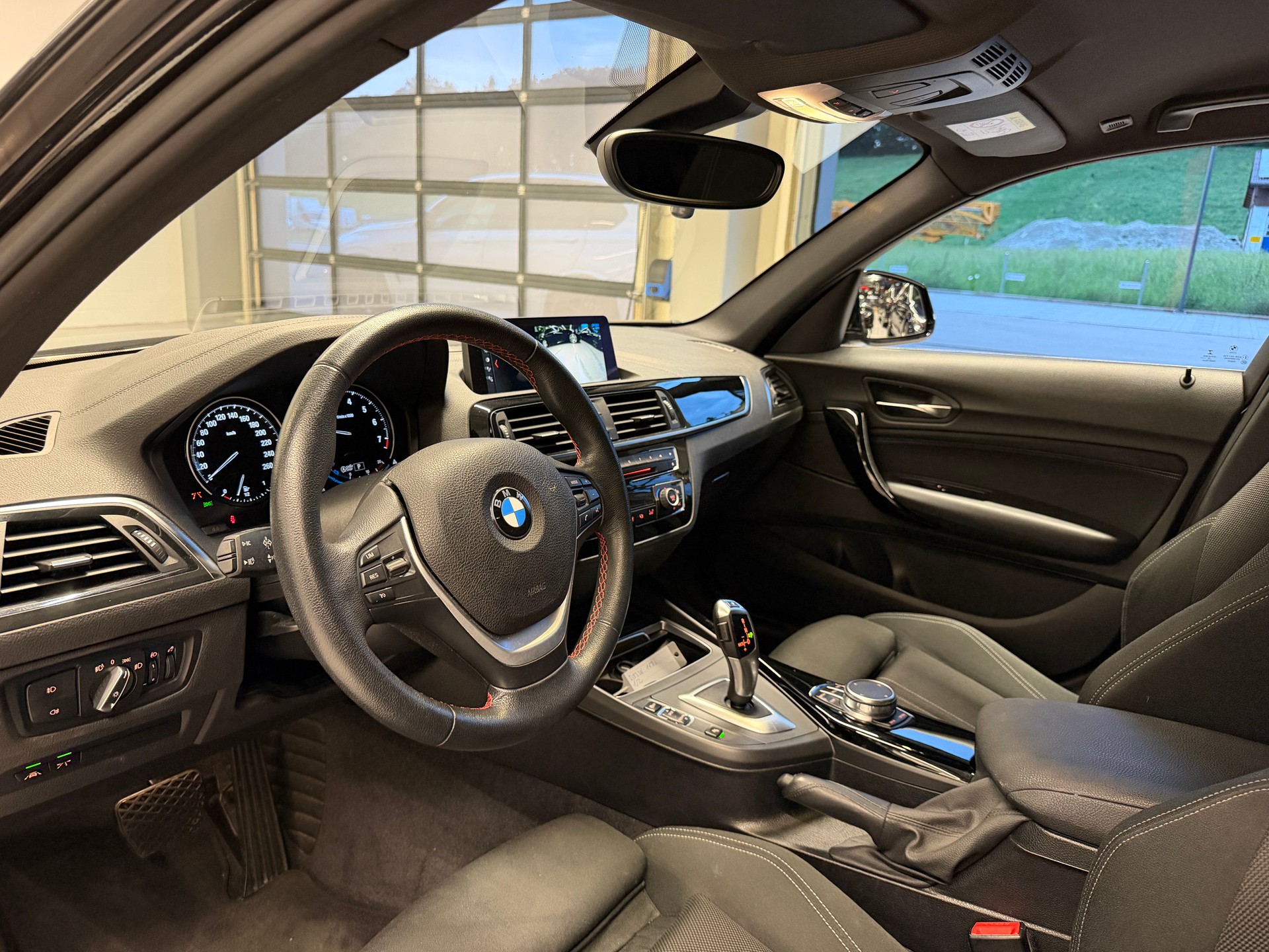 BMW 118i *CH-Auto*Gratis Service*Garantie*Edition Sport Line Shadow*-image-12