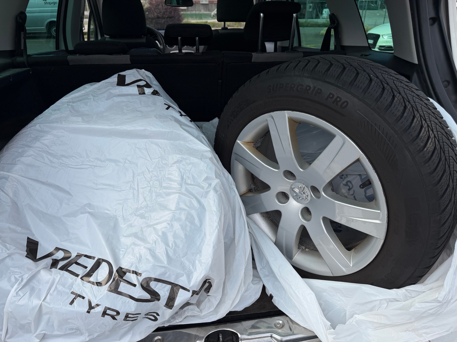 PEUGEOT 308 SW 1.6 HDI Allure EGS6-image-9