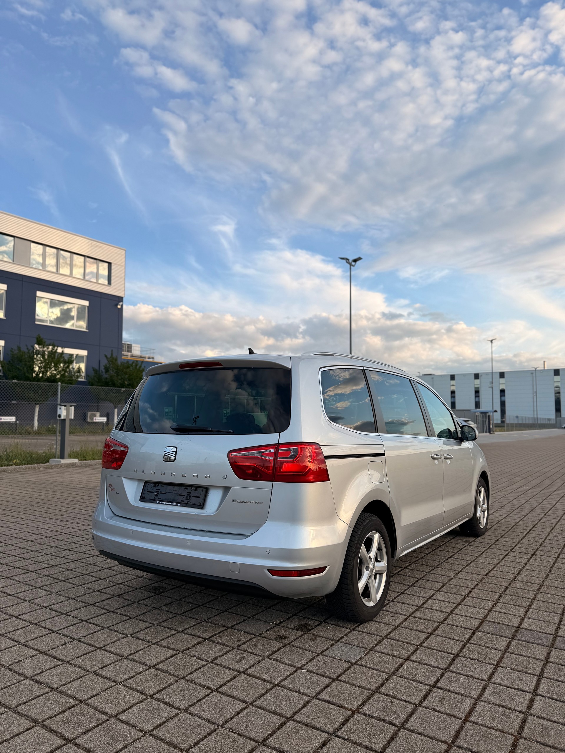 SEAT Alhambra 2.0 TDI Style 4x4 * Integrierte Kindersitze*-image-7
