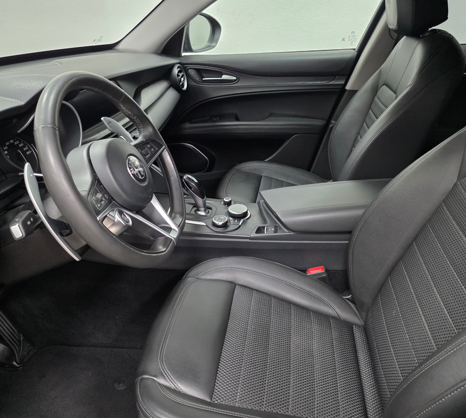 ALFA ROMEO Stelvio 2.2 JTDM Executive Q4 Automatic-image-13