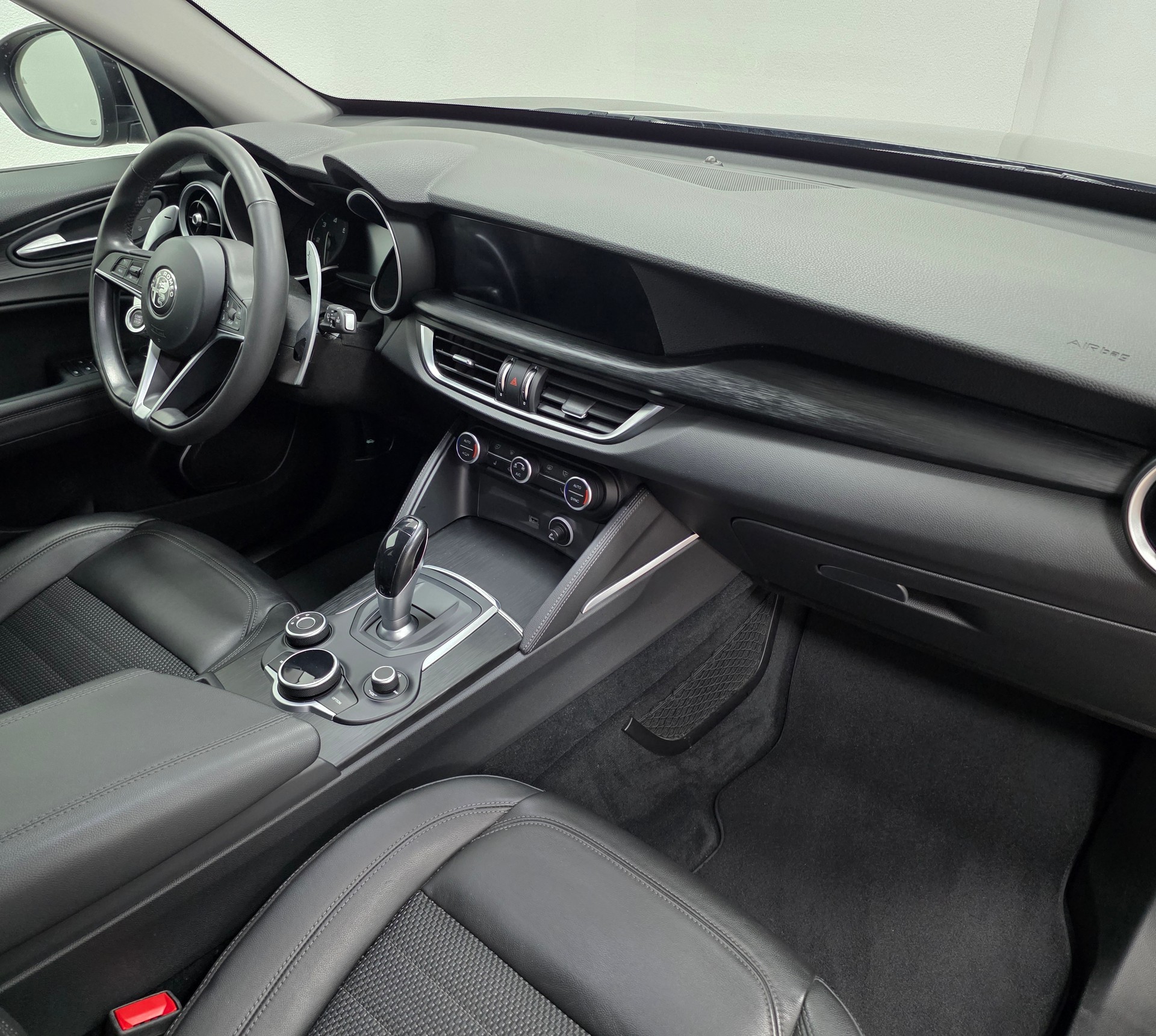 ALFA ROMEO Stelvio 2.2 JTDM Executive Q4 Automatic-image-10