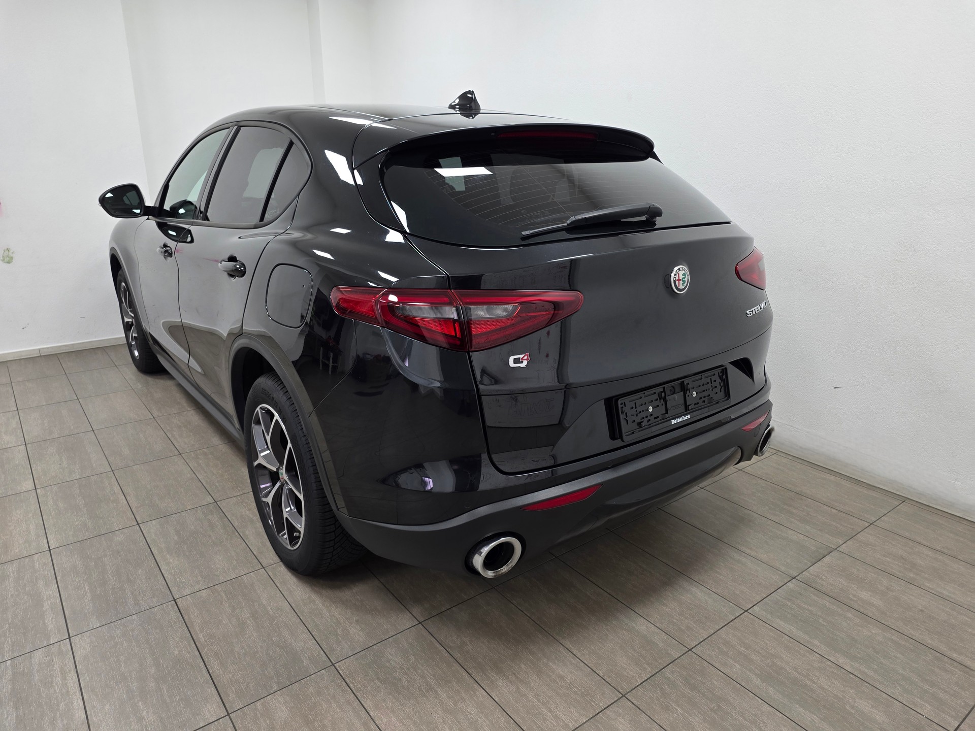 ALFA ROMEO Stelvio 2.2 JTDM Executive Q4 Automatic-image-4