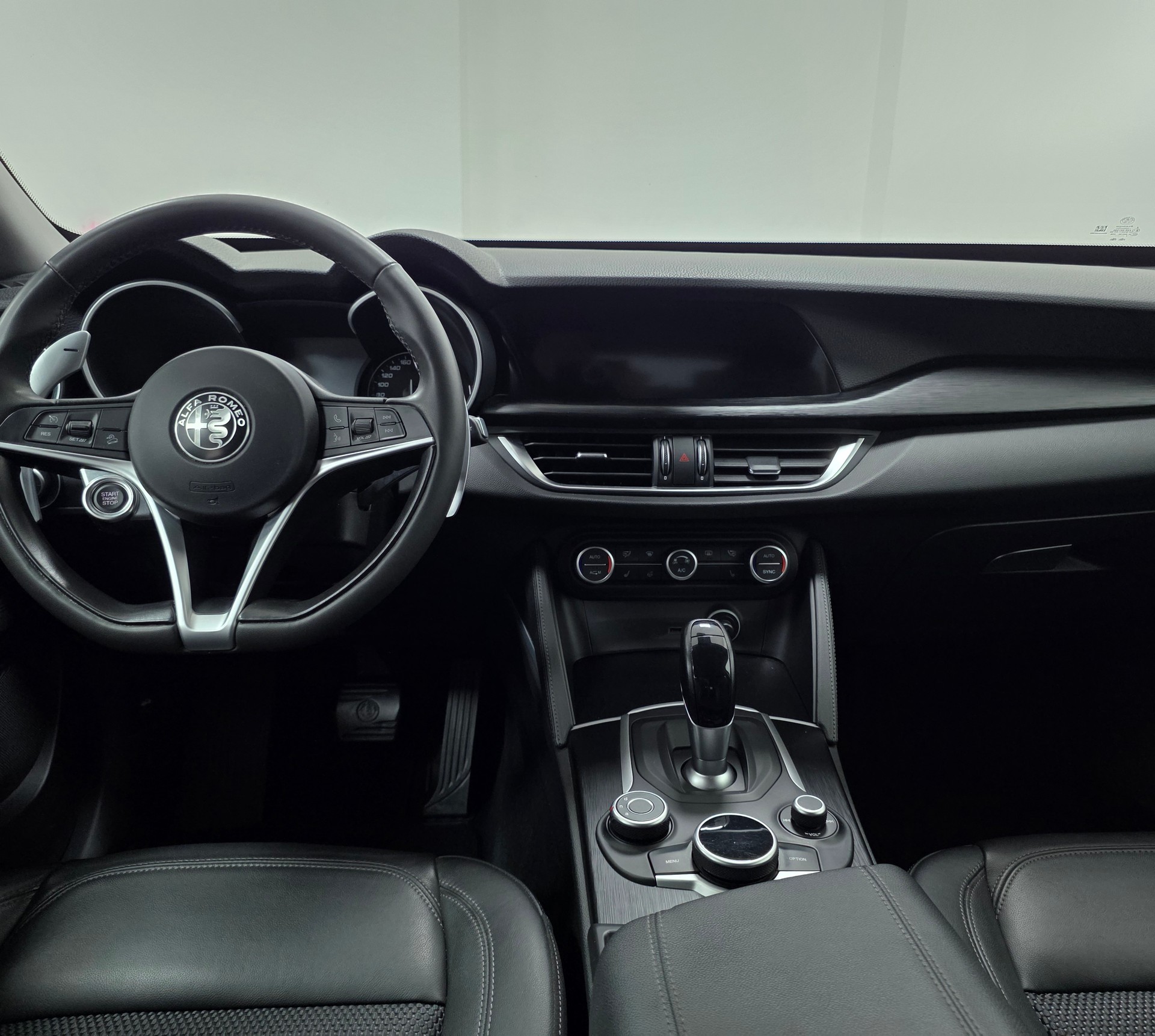ALFA ROMEO Stelvio 2.2 JTDM Executive Q4 Automatic-image-9