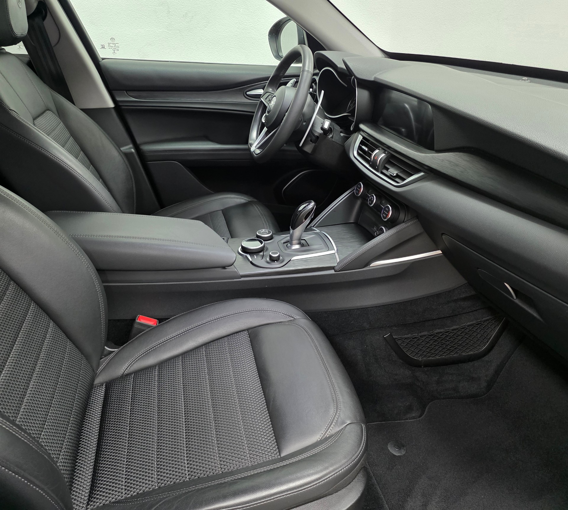 ALFA ROMEO Stelvio 2.2 JTDM Executive Q4 Automatic-image-11