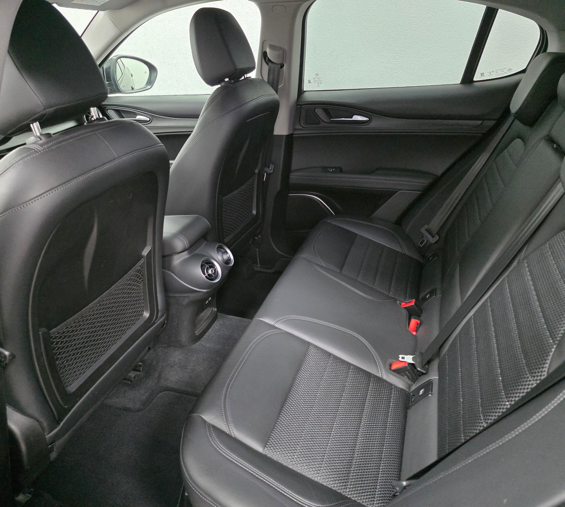 ALFA ROMEO Stelvio 2.2 JTDM Executive Q4 Automatic-image-14