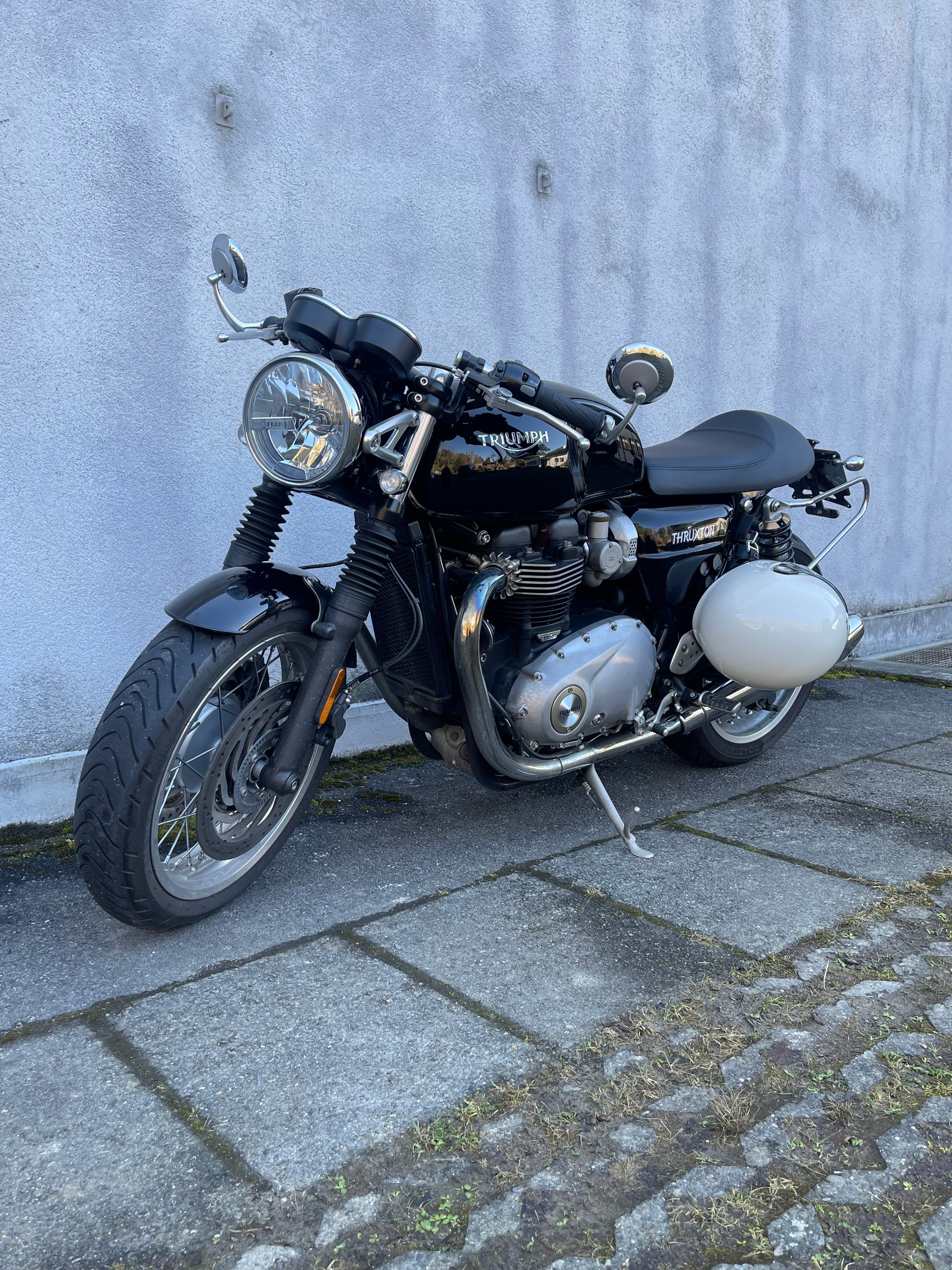 TRIUMPH Thruxton 1200 i ABS-image-3
