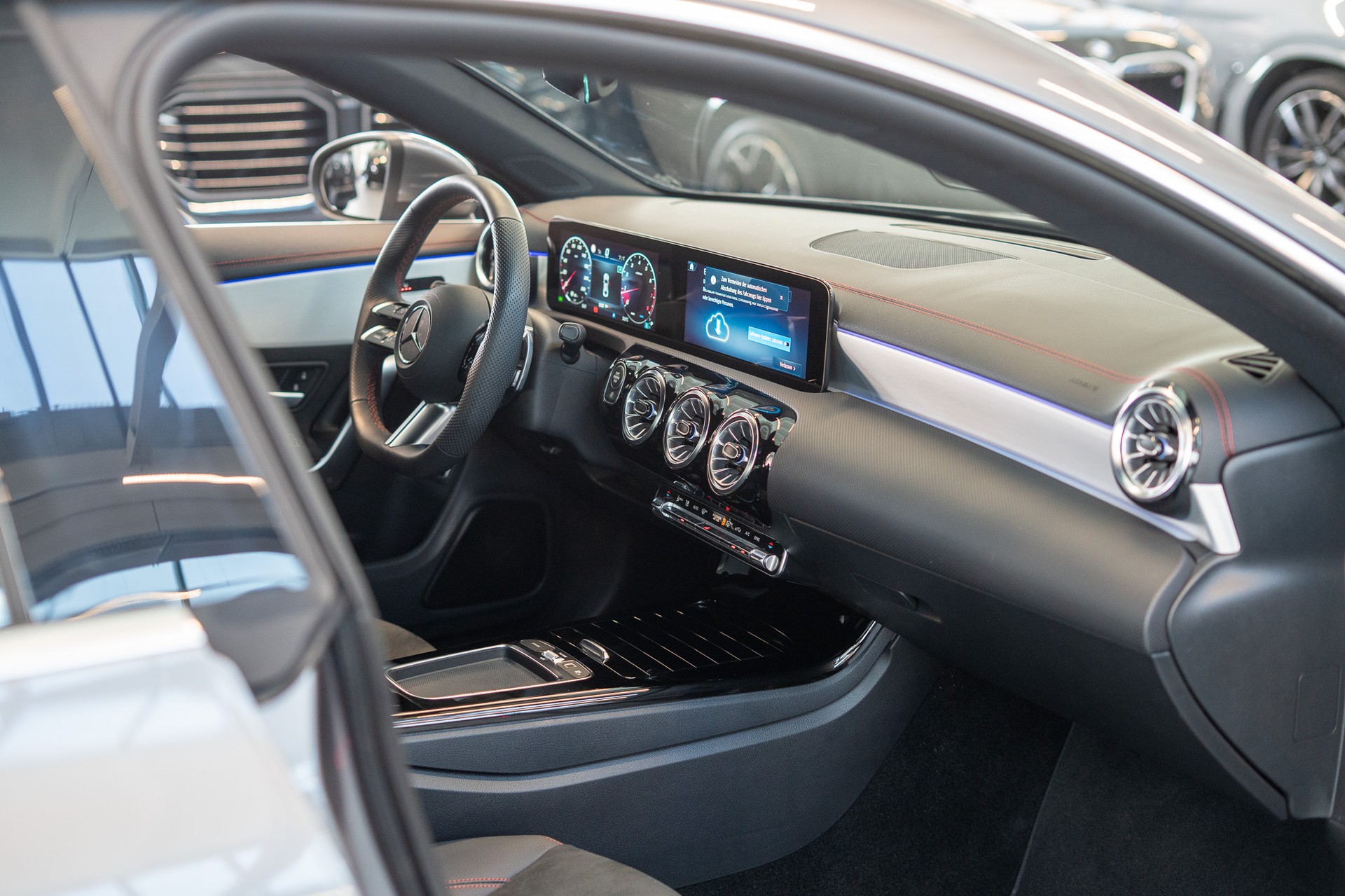 MERCEDES-BENZ CLA 200 AMG Line / Facelift / Rückfahrkamera / Ambientebeleuchtung-image-15