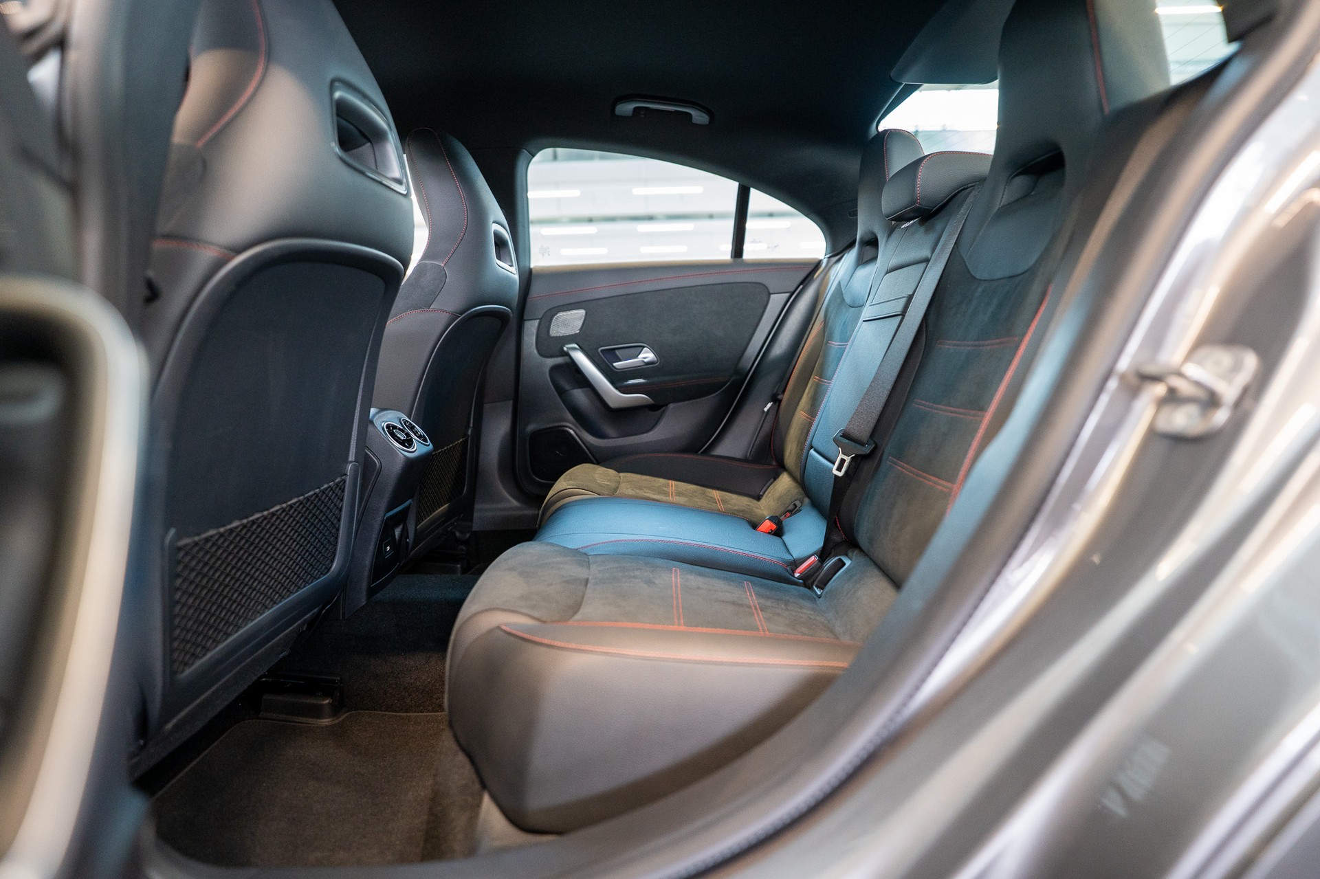MERCEDES-BENZ CLA 200 AMG Line / Facelift / Rückfahrkamera / Ambientebeleuchtung-image-12