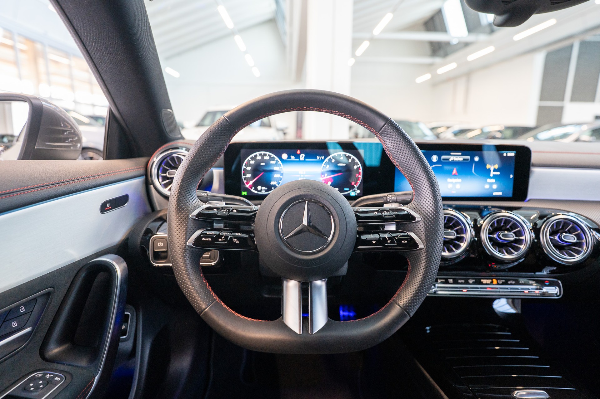 MERCEDES-BENZ CLA 200 AMG Line / Facelift / Rückfahrkamera / Ambientebeleuchtung-image-18