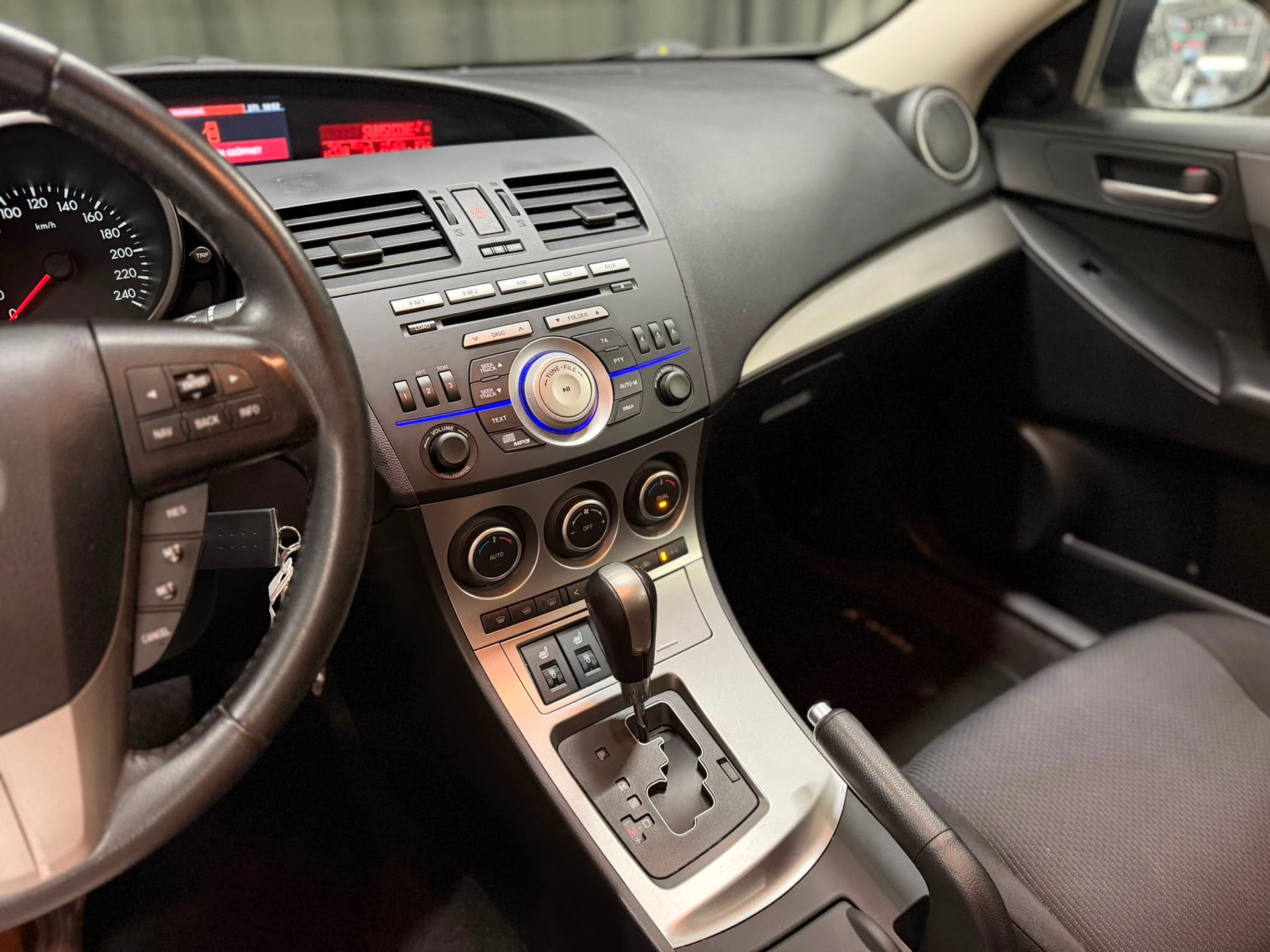 MAZDA 3 2.0 16V Exclusive Activematic-image-7