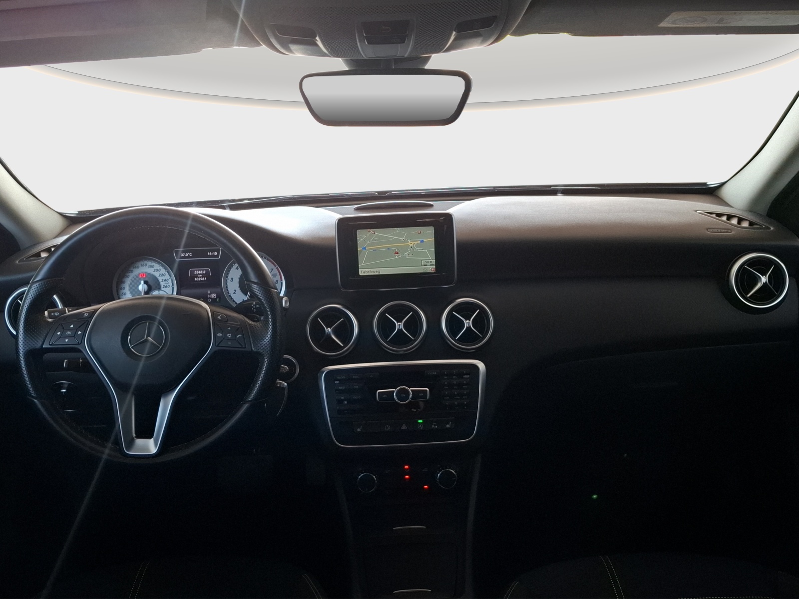 MERCEDES-BENZ A 220 Urban 4Matic 7G-DCT // 8-fach Aluminiumbereift-image-11
