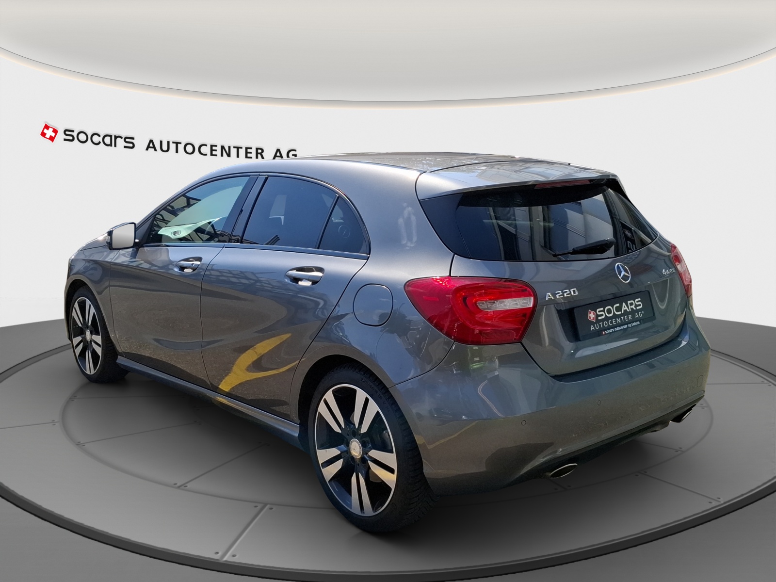 MERCEDES-BENZ A 220 Urban 4Matic 7G-DCT // 8-fach Aluminiumbereift-image-4