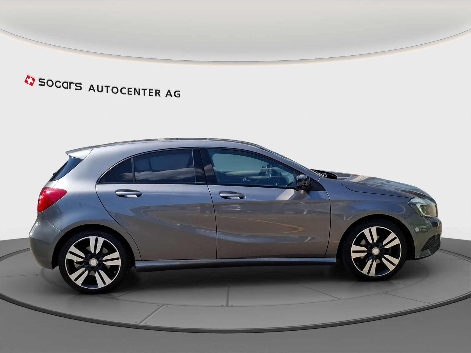 MERCEDES-BENZ A 220 Urban 4Matic 7G-DCT // 8-fach Aluminiumbereift-image-6