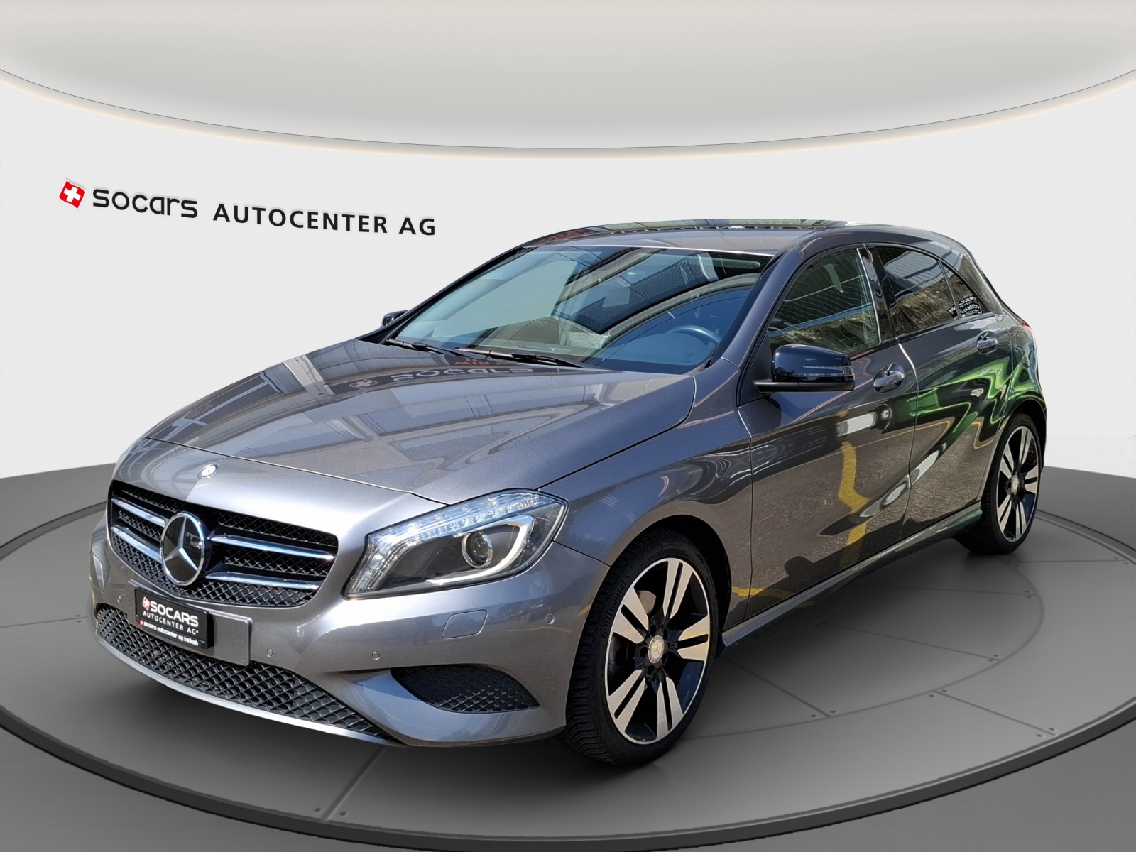 MERCEDES-BENZ A 220 Urban 4Matic 7G-DCT // 8-fach Aluminiumbereift