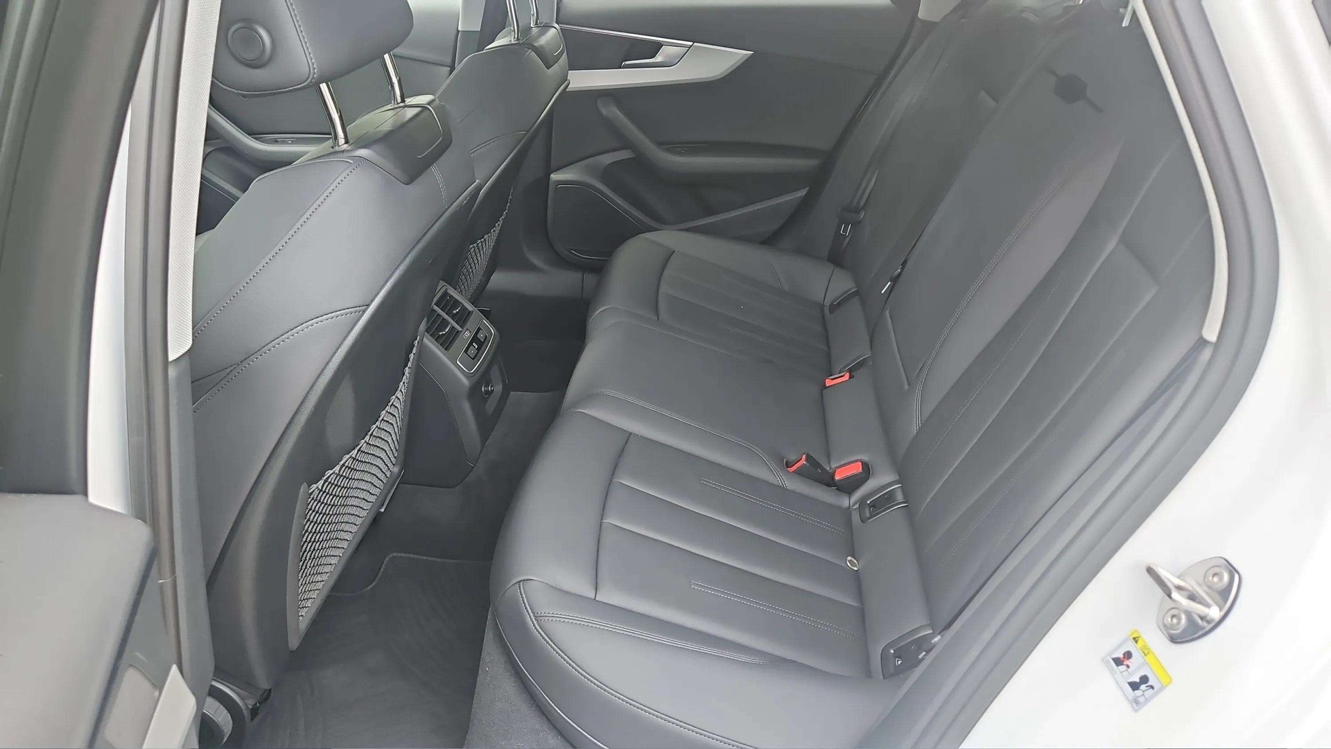 AUDI A4 Avant 40 TDI S line Attraction quattro S-tronic mit AHK Vorbereitung & 5J Werksgarantie oder bis 100000km-image-12