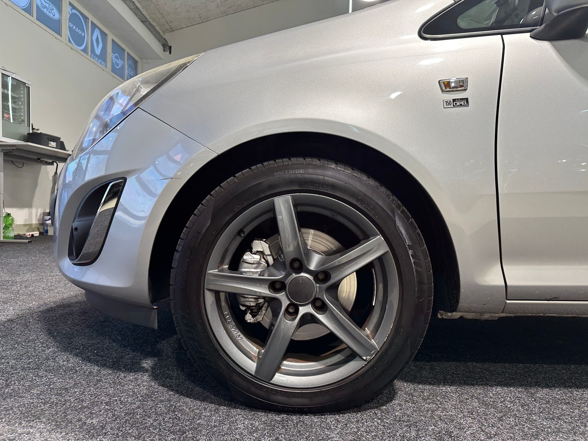 OPEL Corsa 1.4 Turbo Anniversary Edition-showroom-element-3