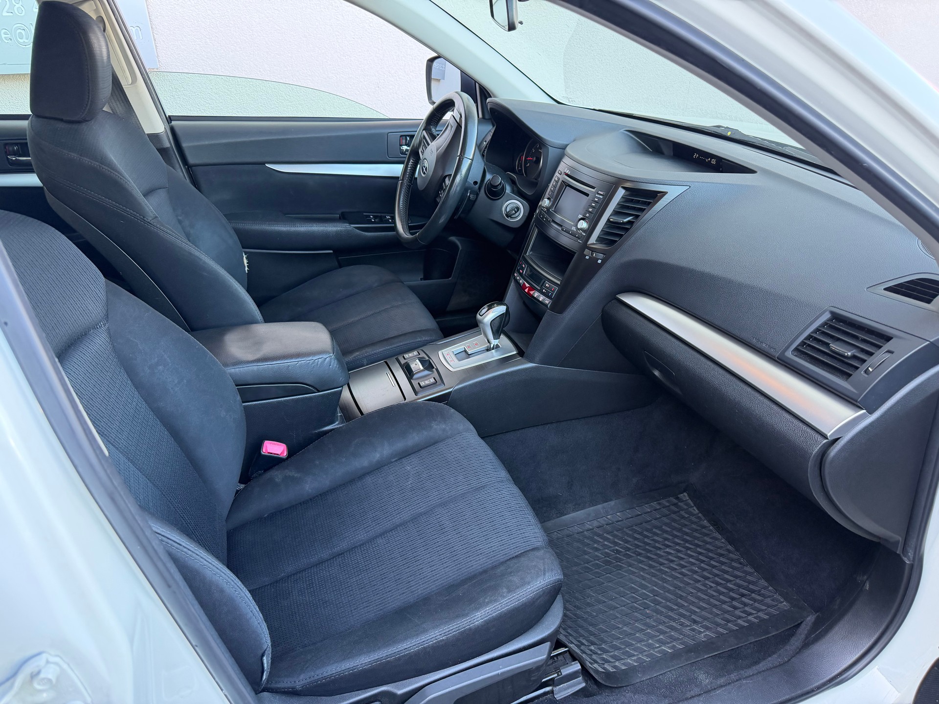 SUBARU LEGACY-image-6
