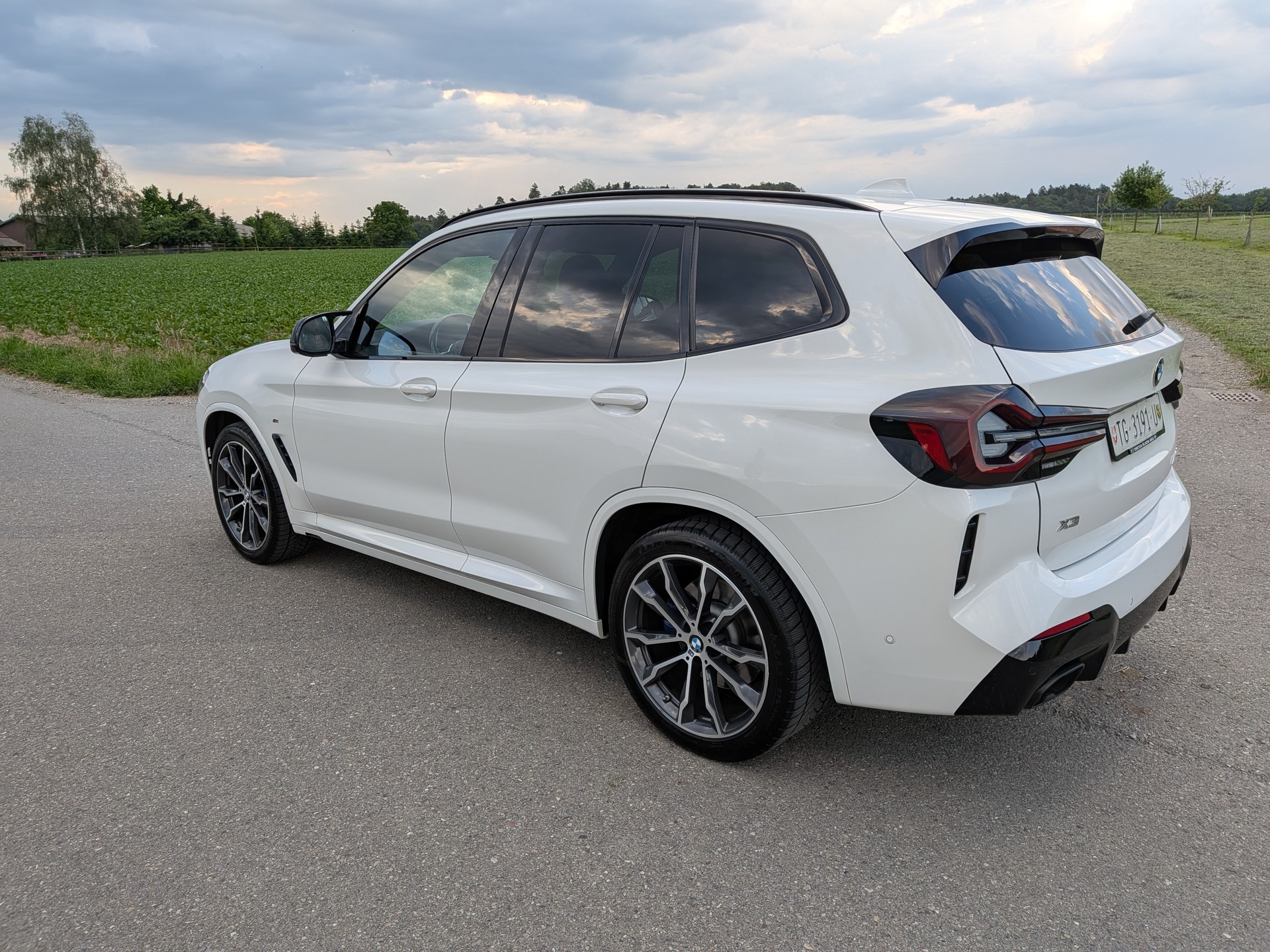 BMW xDrive 48V M40d Steptronic-image-11