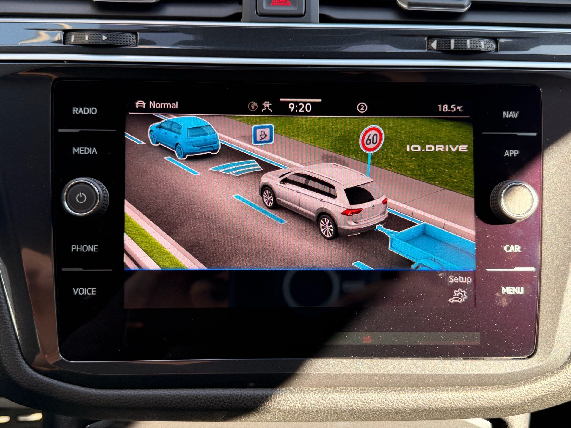 VW Tiguan Allspace R-LINE 4MOTION *** PANORAMAGLASDACH & 360 GRAD KAMERA ***-image-15