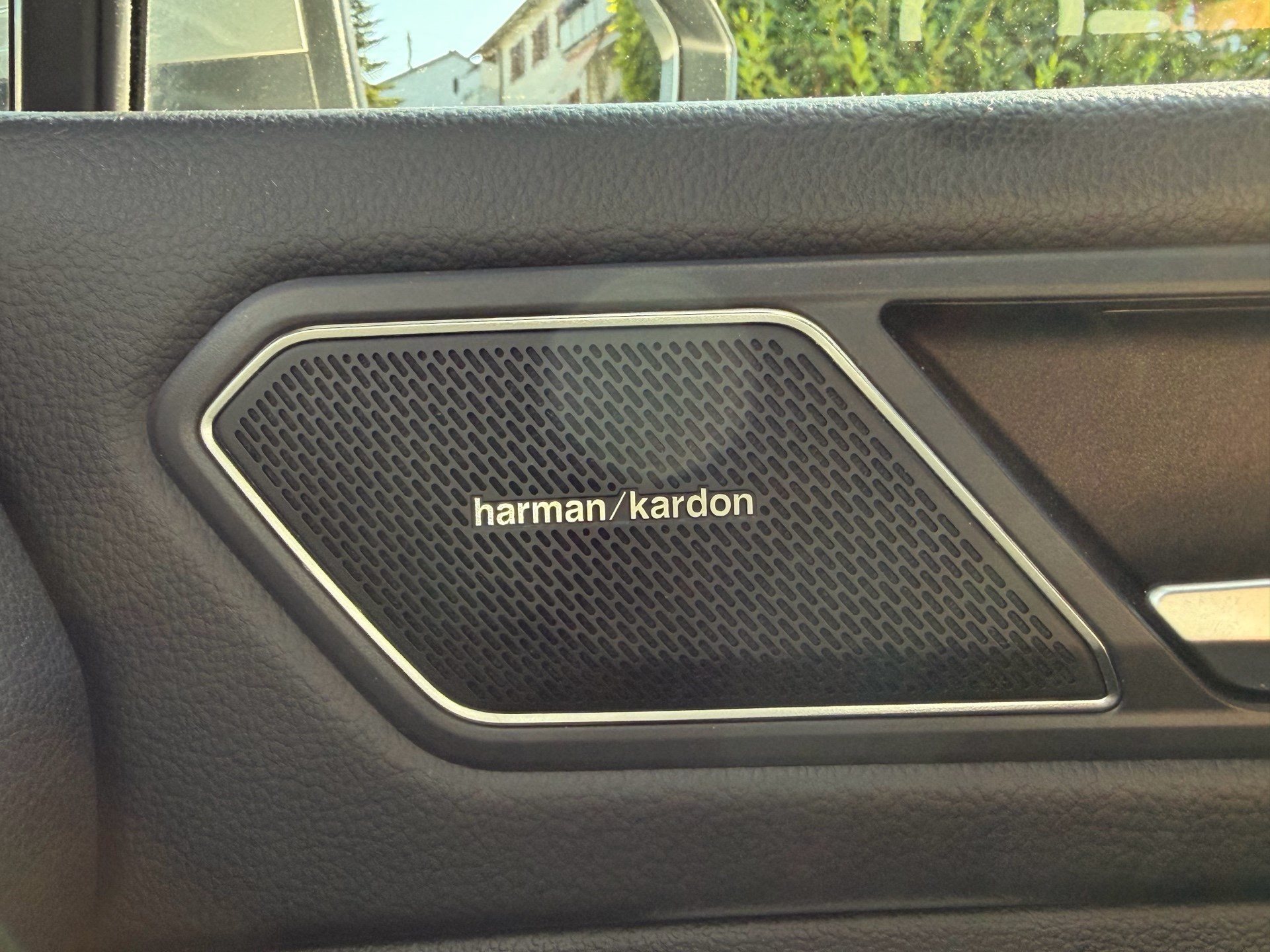 VW Tiguan Allspace R-LINE 4MOTION *** PANORAMAGLASDACH & 360 GRAD KAMERA ***-image-24