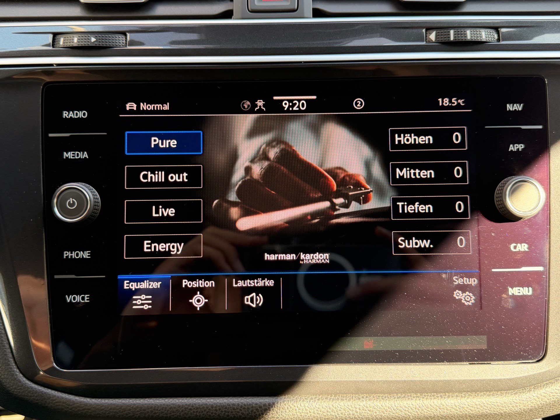 VW Tiguan Allspace R-LINE 4MOTION *** PANORAMAGLASDACH & 360 GRAD KAMERA ***-image-19