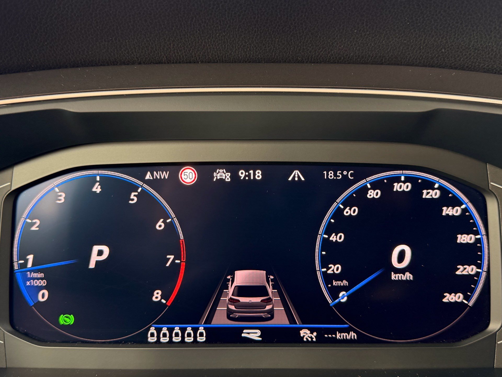 VW Tiguan Allspace R-LINE 4MOTION *** PANORAMAGLASDACH & 360 GRAD KAMERA ***-image-9