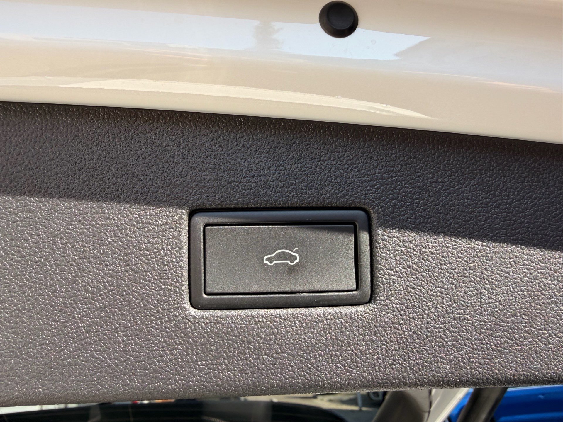 VW Tiguan Allspace R-LINE 4MOTION *** PANORAMAGLASDACH & 360 GRAD KAMERA ***-image-29