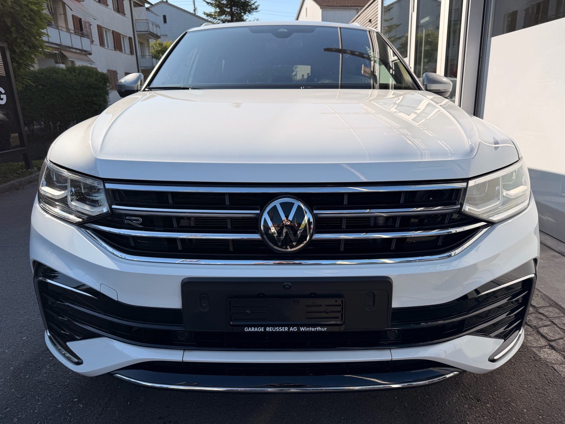 VW Tiguan Allspace R-LINE 4MOTION *** PANORAMAGLASDACH & 360 GRAD KAMERA ***-image-1