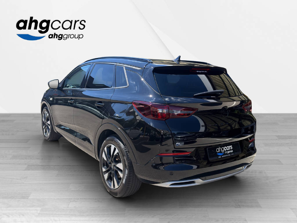 OPEL Grandland-showroom-element-2