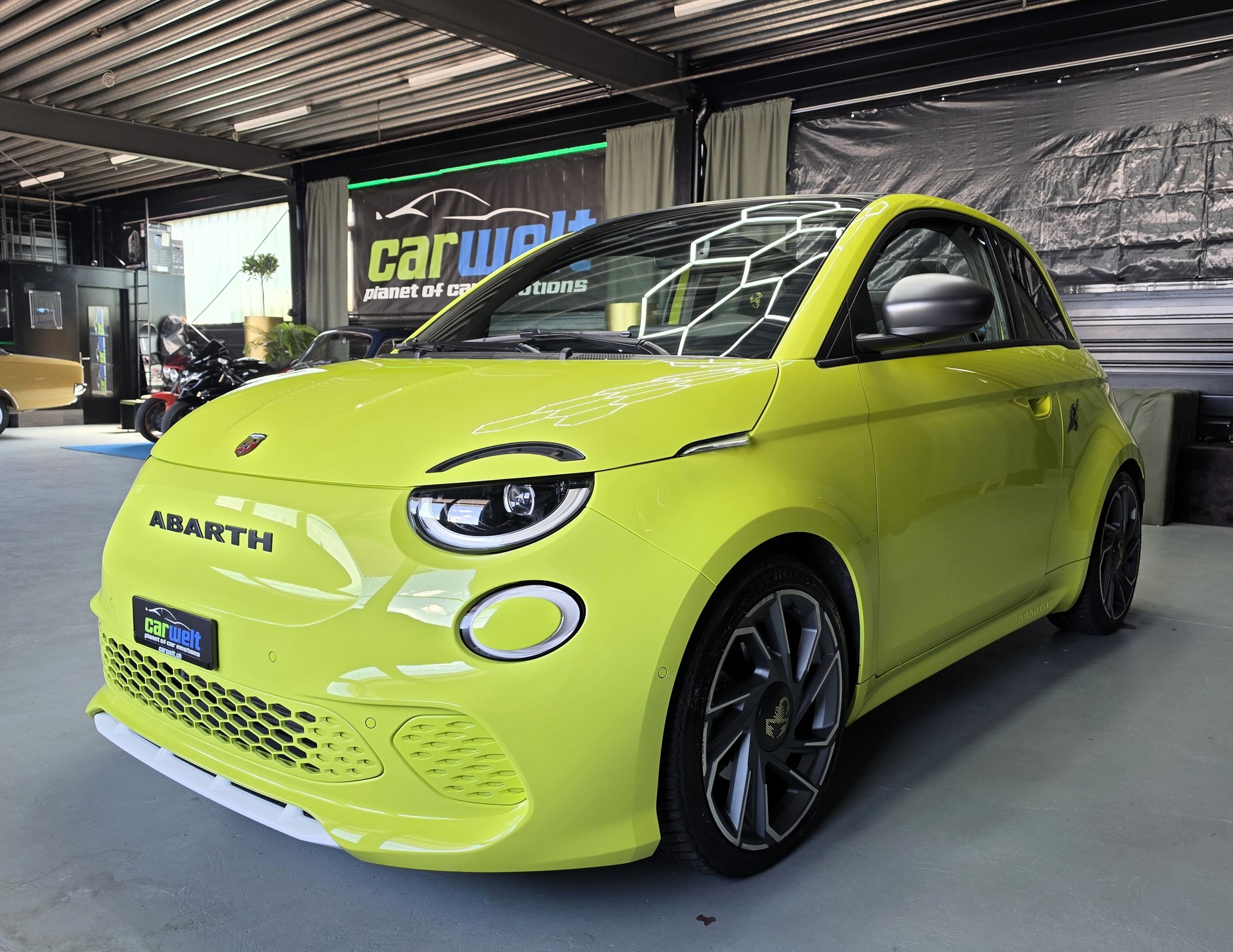 FIAT 500e Abarth Cabrio Scorpionissima-image-10