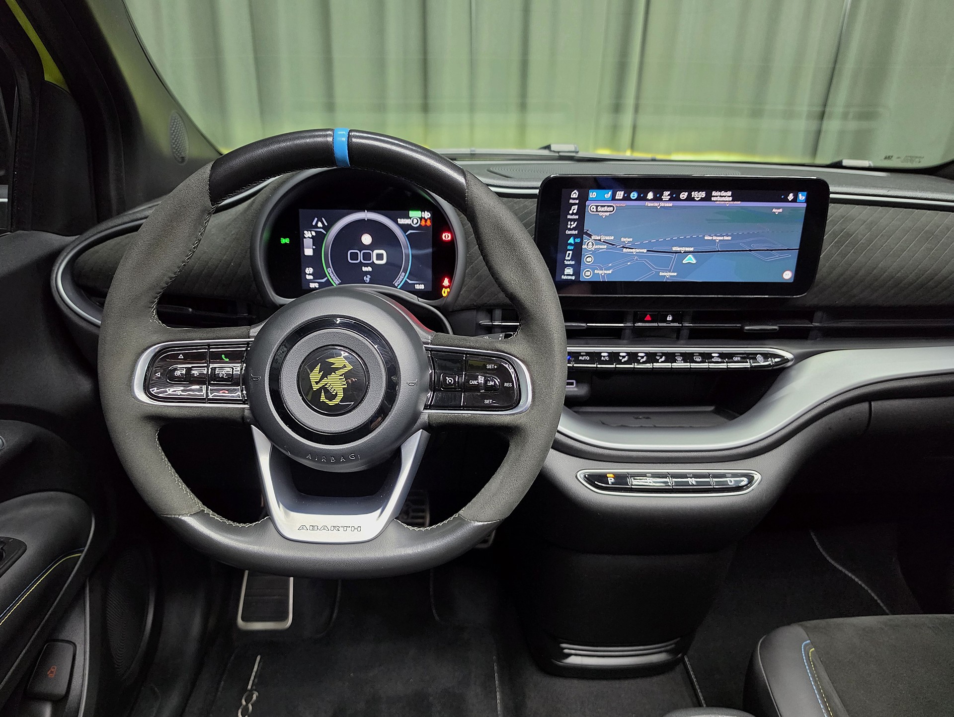 FIAT 500e Abarth Cabrio Scorpionissima-image-8