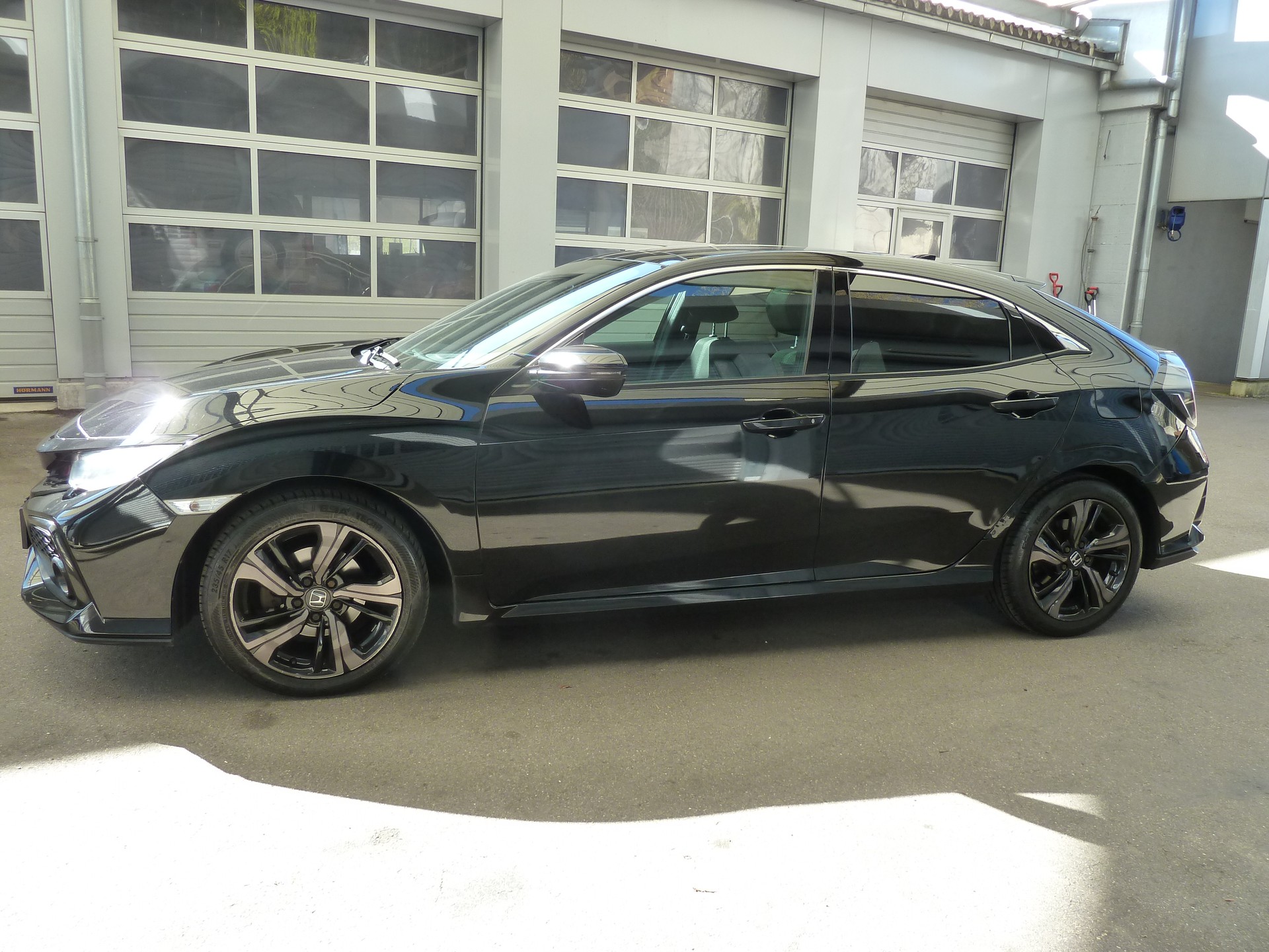 HONDA Civic 1.0 VTEC Executive CVT-showroom-element-1