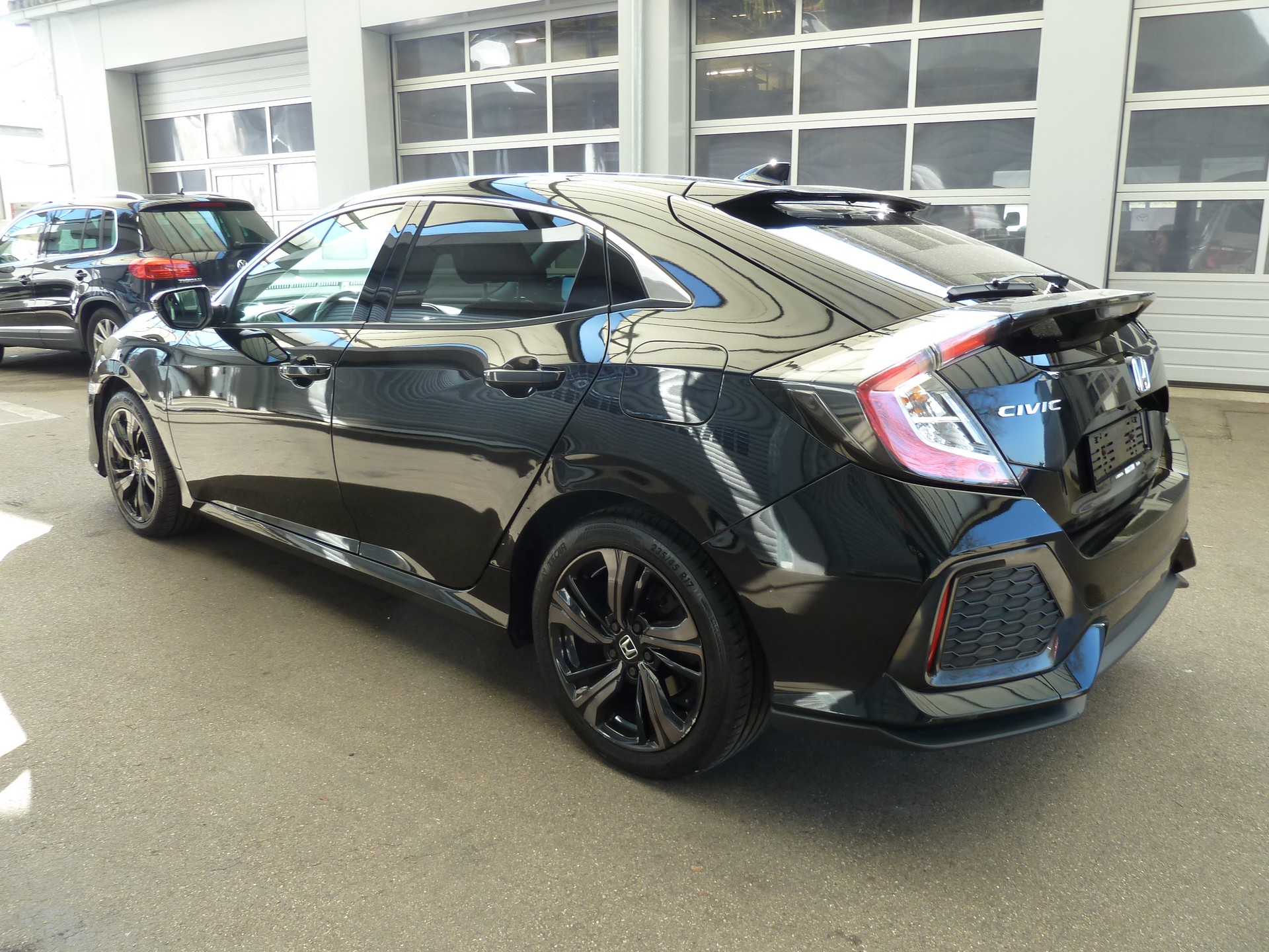 HONDA Civic 1.0 VTEC Executive CVT-showroom-element-2