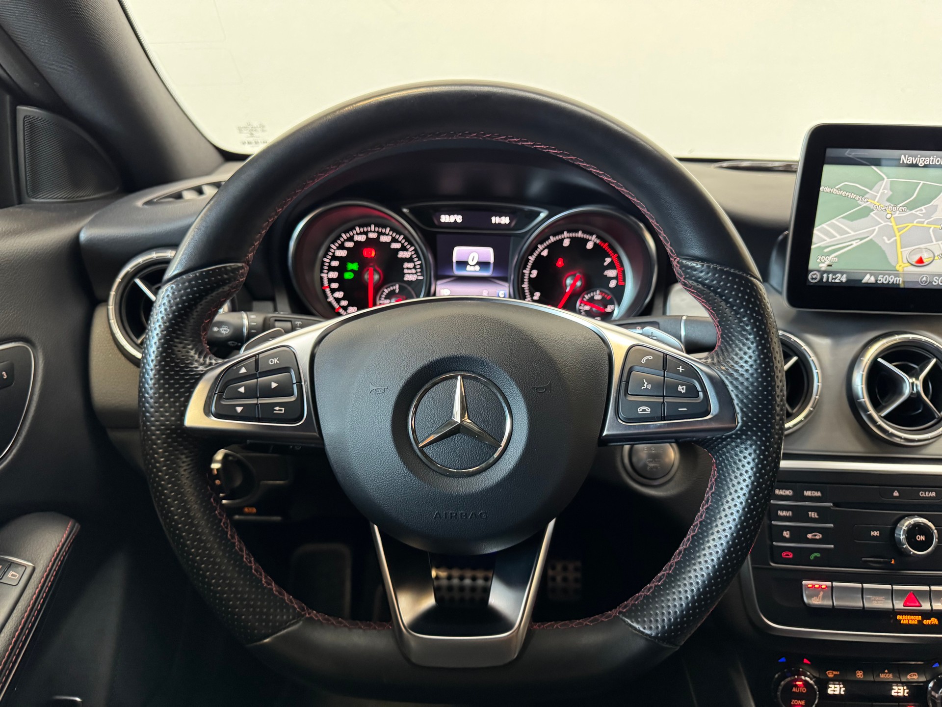 MERCEDES-BENZ CLA Shooting Brake 250 AMG Line 4Matic 7G-DCT-image-13