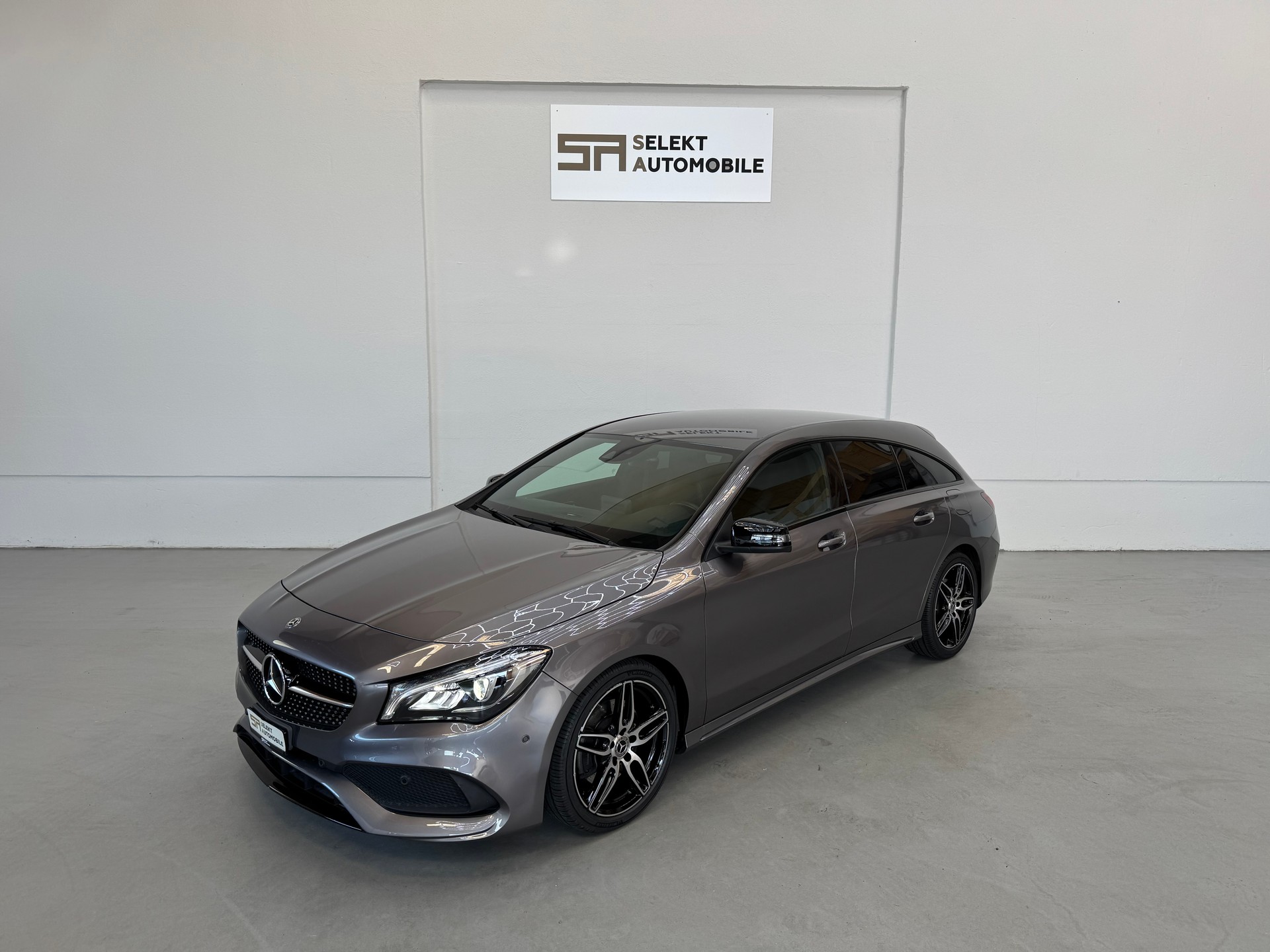 MERCEDES-BENZ CLA Shooting Brake 250 AMG Line 4Matic 7G-DCT