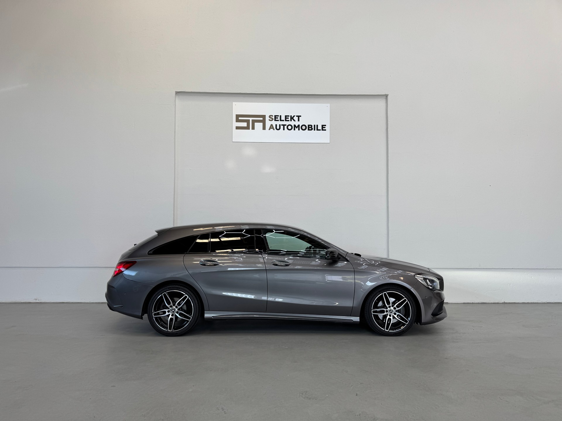 MERCEDES-BENZ CLA Shooting Brake 250 AMG Line 4Matic 7G-DCT-image-6