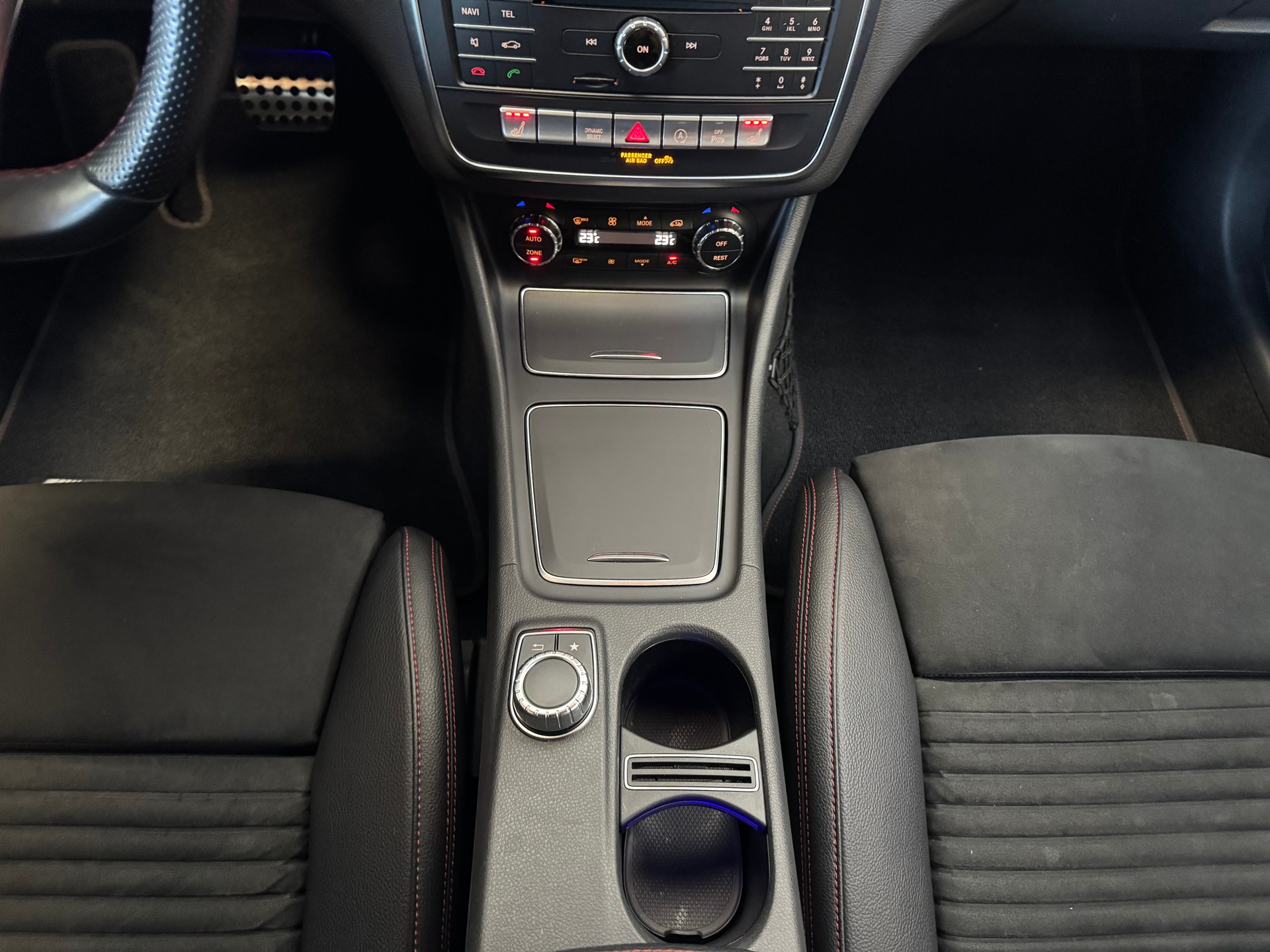 MERCEDES-BENZ CLA Shooting Brake 250 AMG Line 4Matic 7G-DCT-image-23