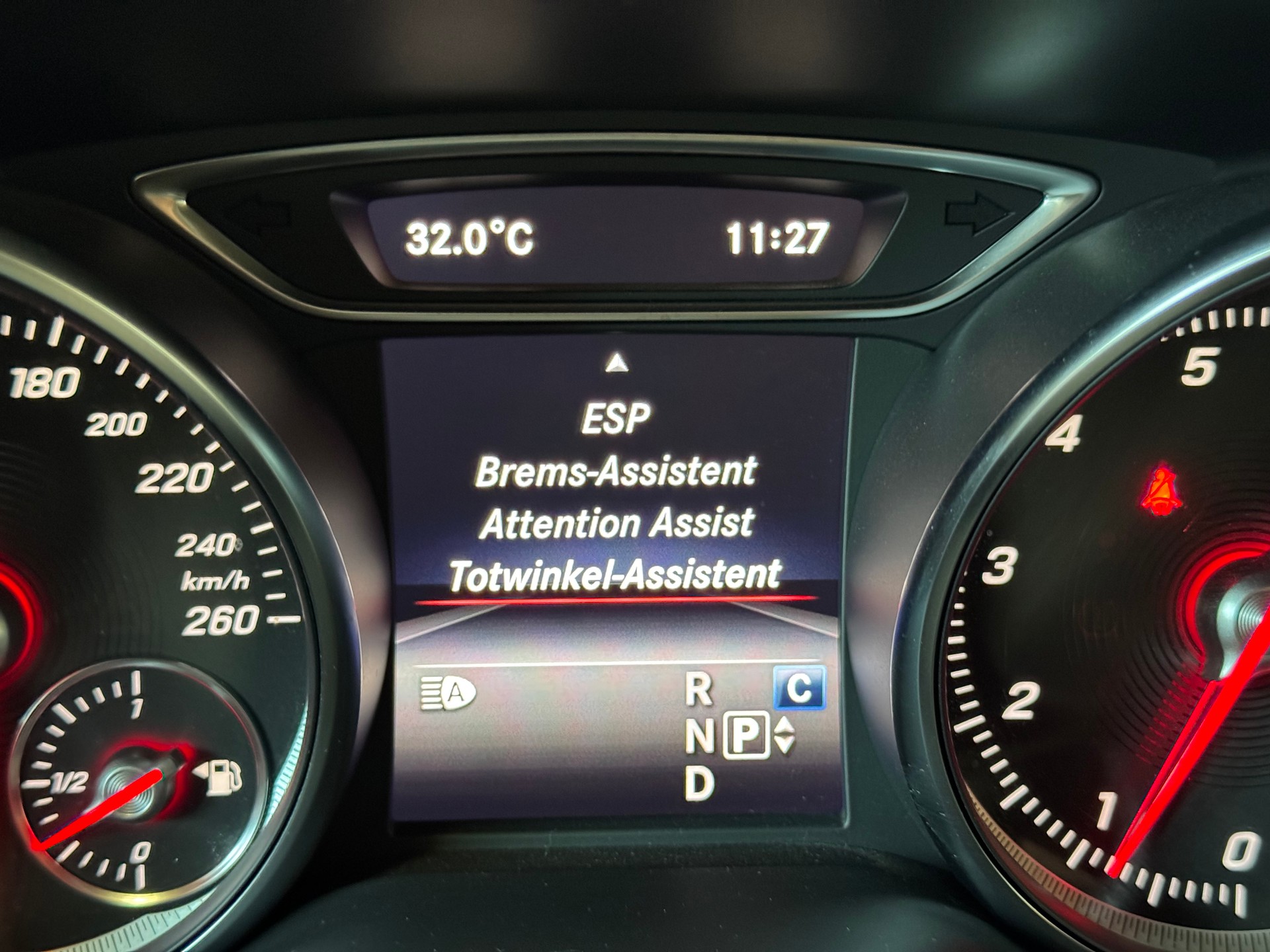 MERCEDES-BENZ CLA Shooting Brake 250 AMG Line 4Matic 7G-DCT-image-20