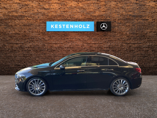 MERCEDES-BENZ A 200 AMG Line-showroom-element-3