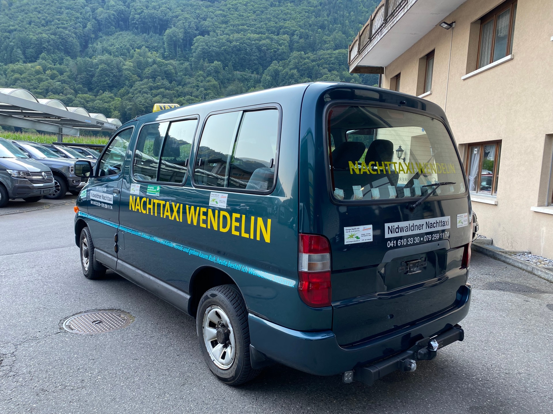 TOYOTA Hiace 2.7 GL Wagon 4x4-image-9