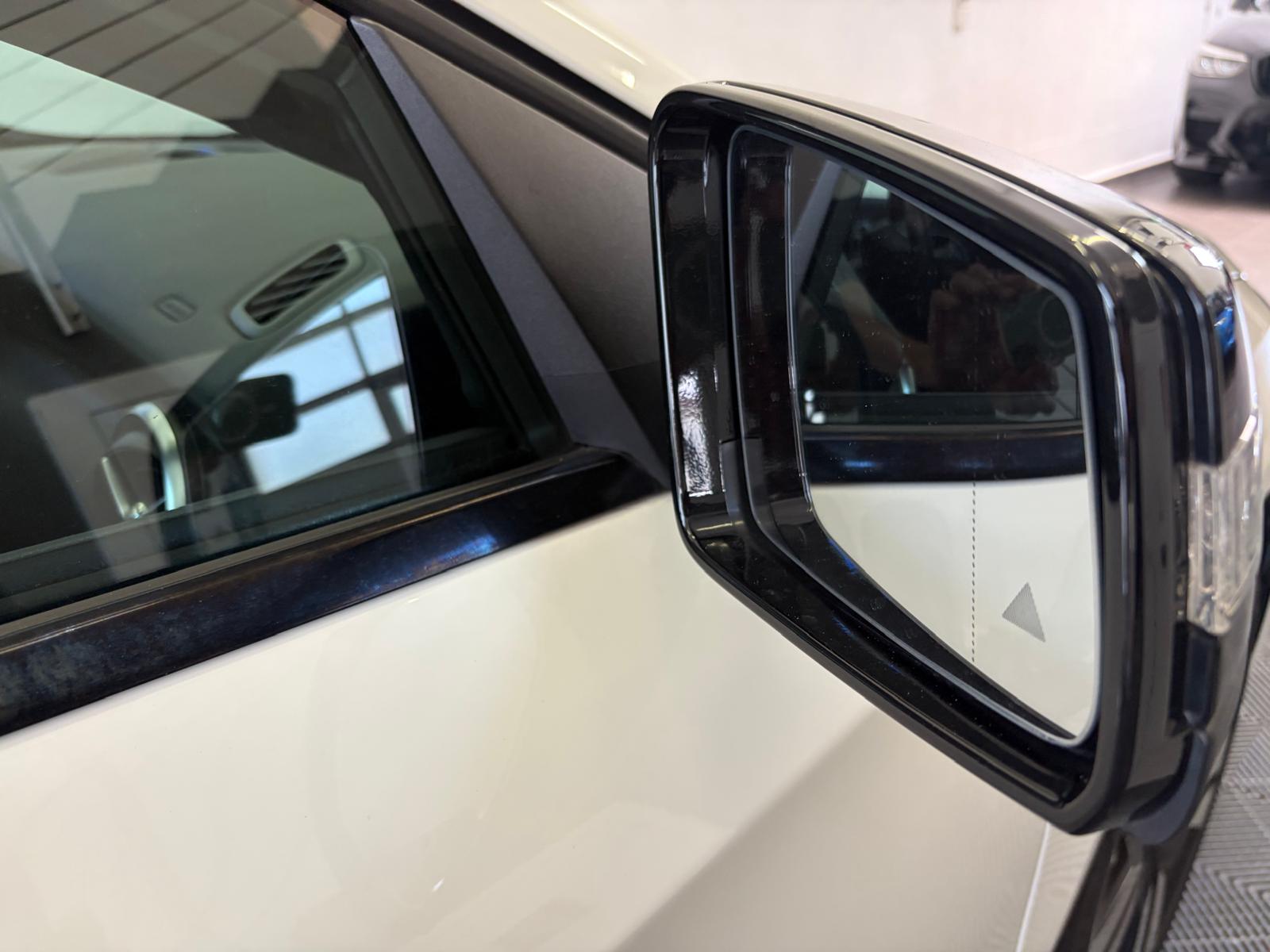 MERCEDES-BENZ A 200 Urban-showroom-element-3