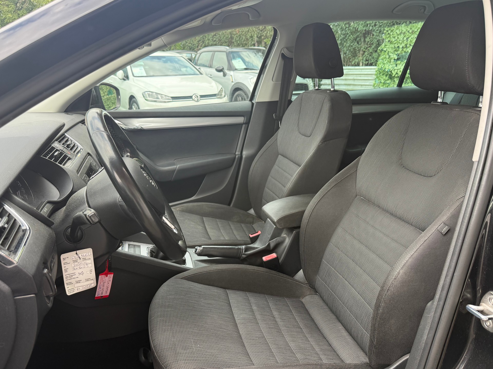 SKODA Octavia Combi 2.0 TDI Ambition 4x4-image-12
