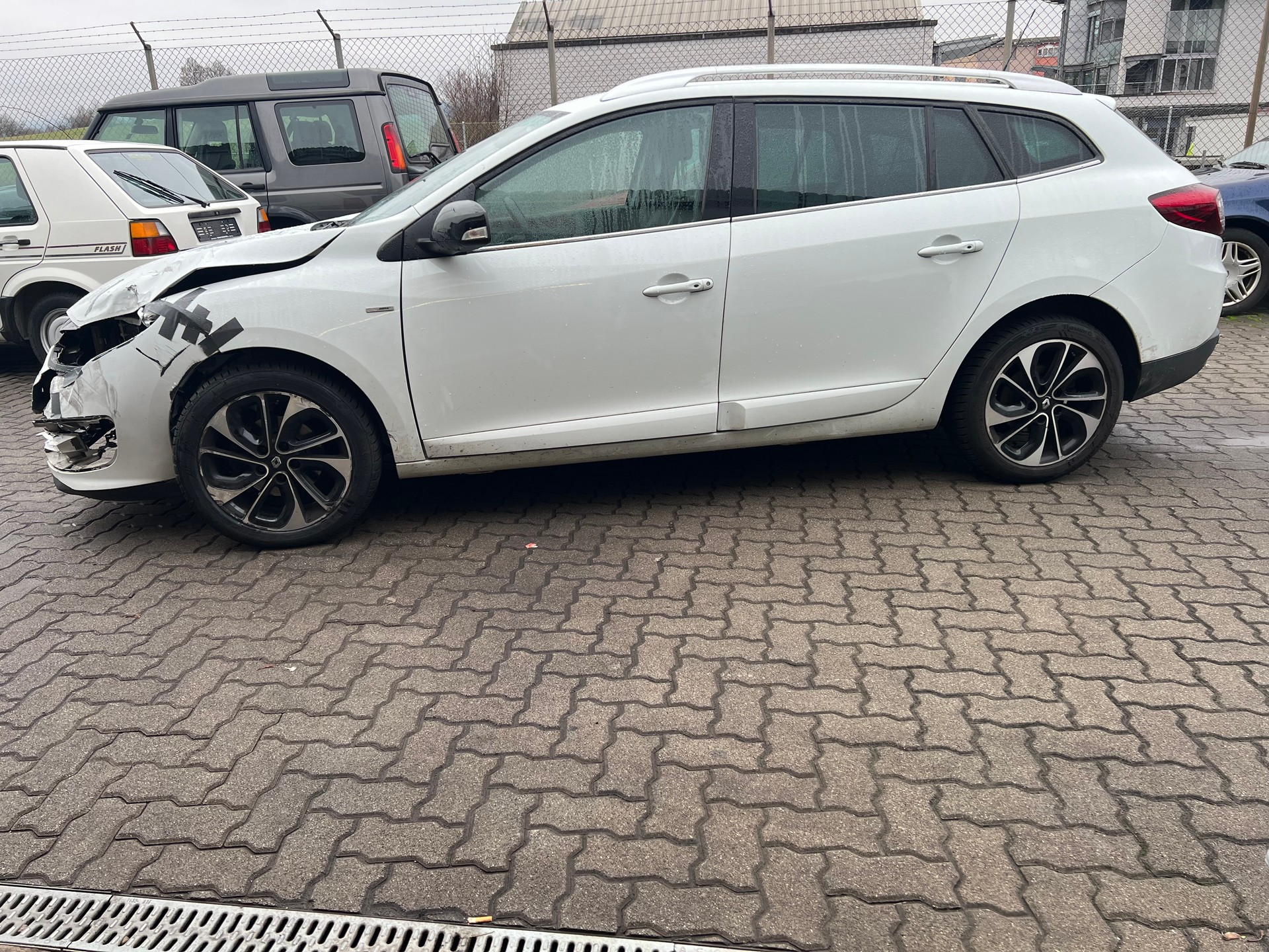 RENAULT Mégane Grandtour 1.5 dCi Bose-image-9