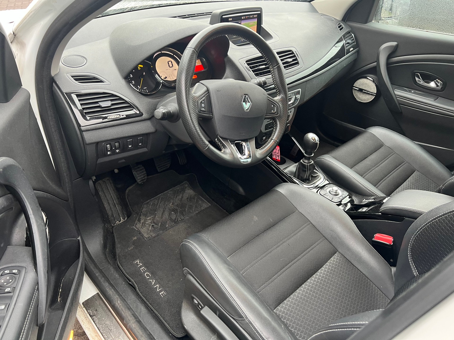RENAULT Mégane Grandtour 1.5 dCi Bose-image-6
