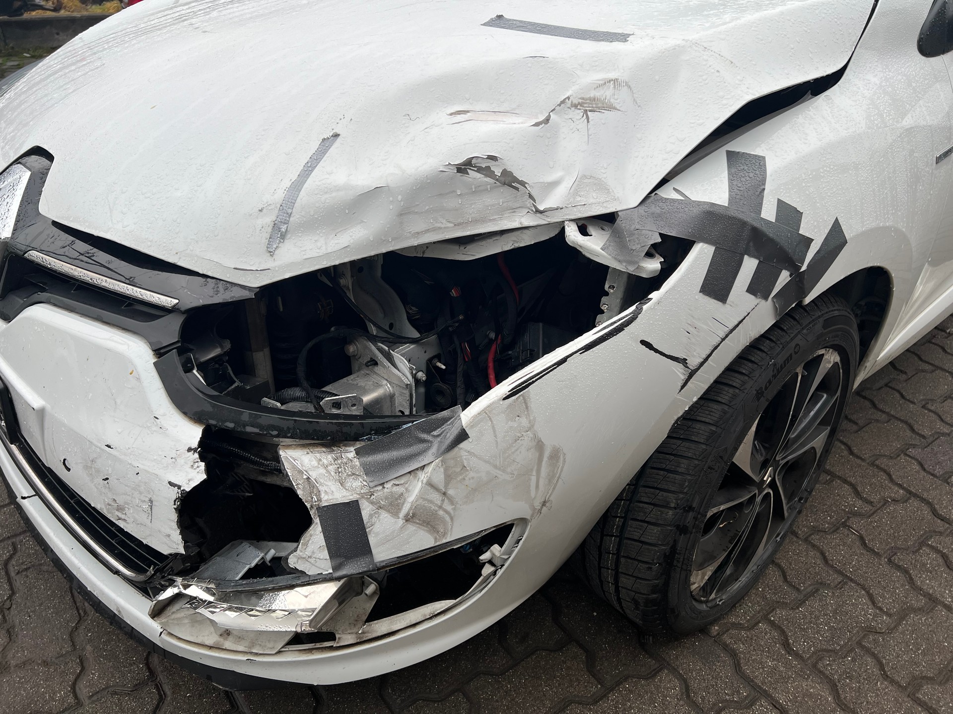 RENAULT Mégane Grandtour 1.5 dCi Bose-image-10
