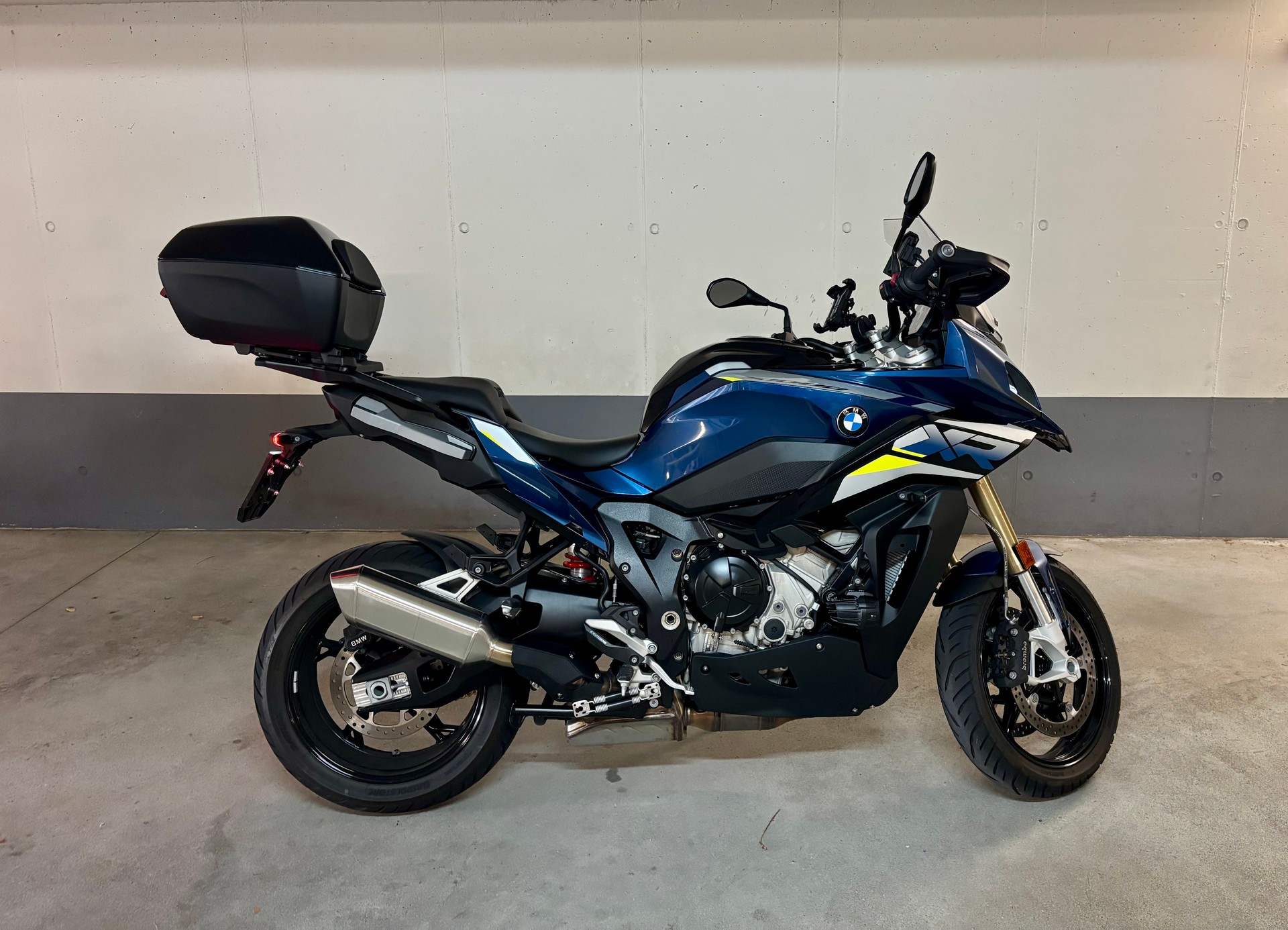 BMW S 1000 XR-image-1
