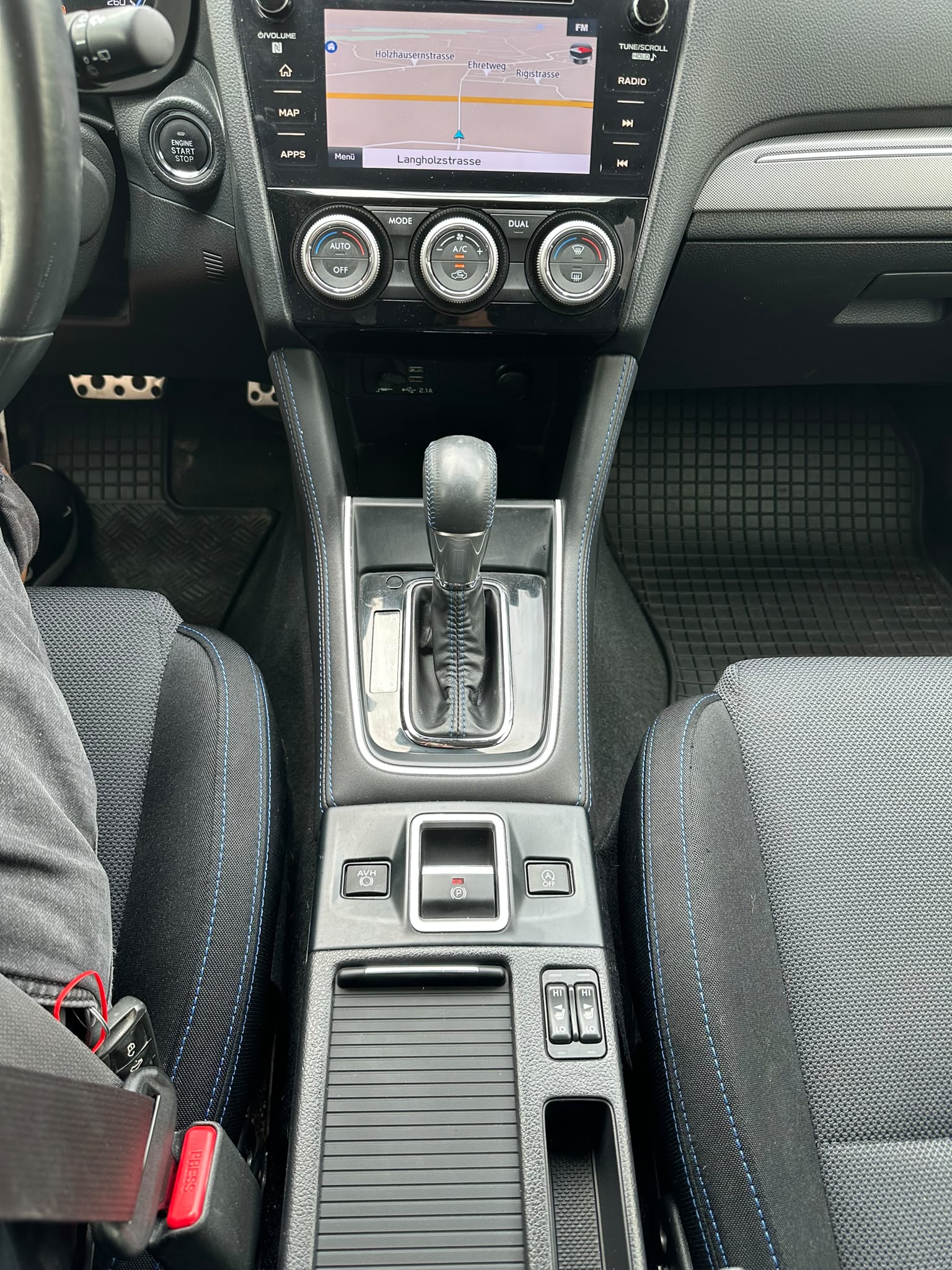 SUBARU Levorg 2.0i Swiss Plus AWD Lineartronic-image-17