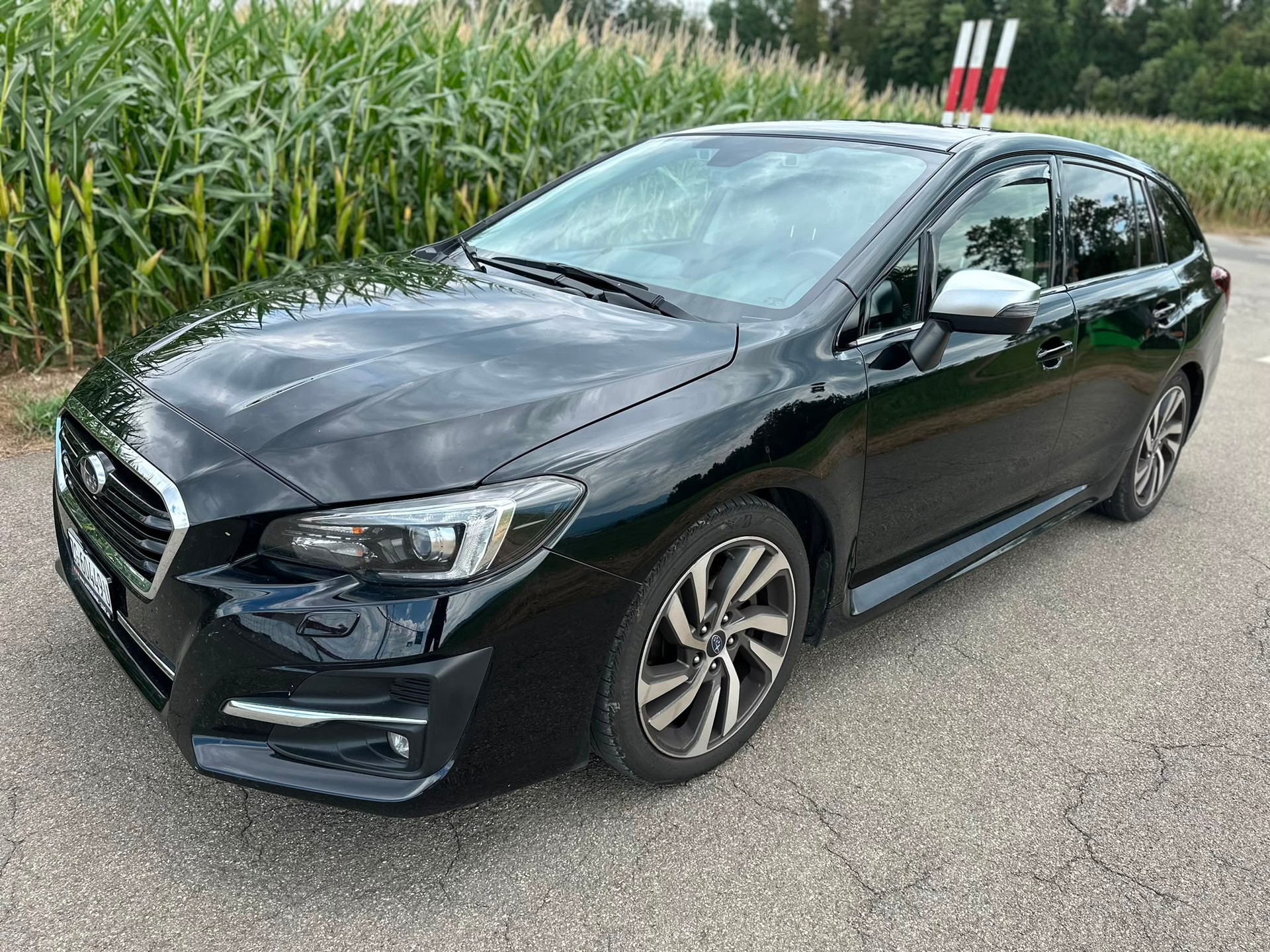 SUBARU Levorg 2.0i Swiss Plus AWD Lineartronic-showroom-element-1