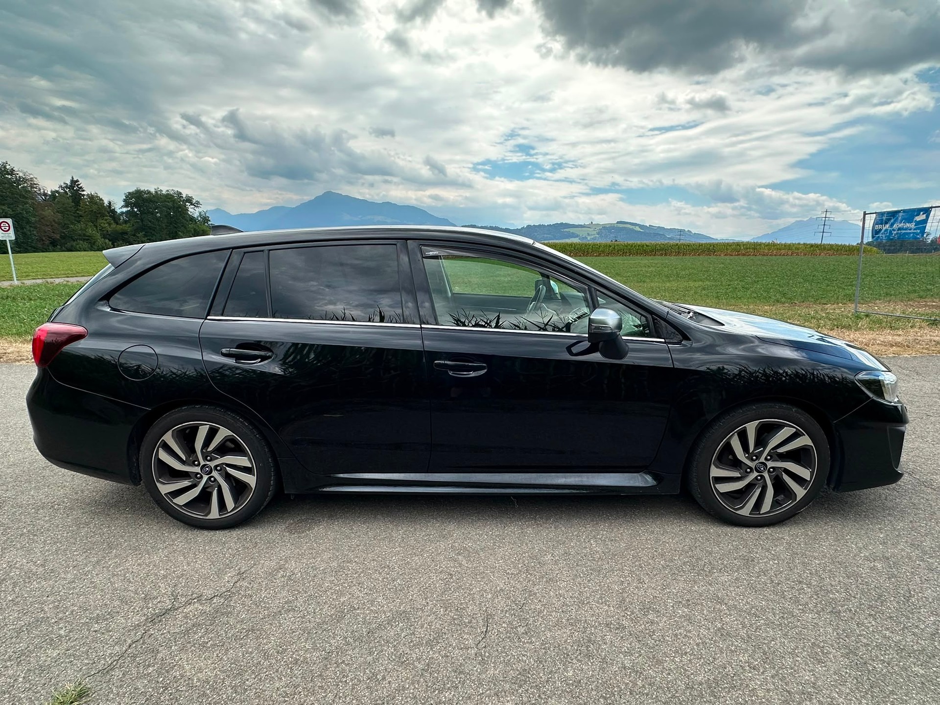 SUBARU Levorg 2.0i Swiss Plus AWD Lineartronic-image-4